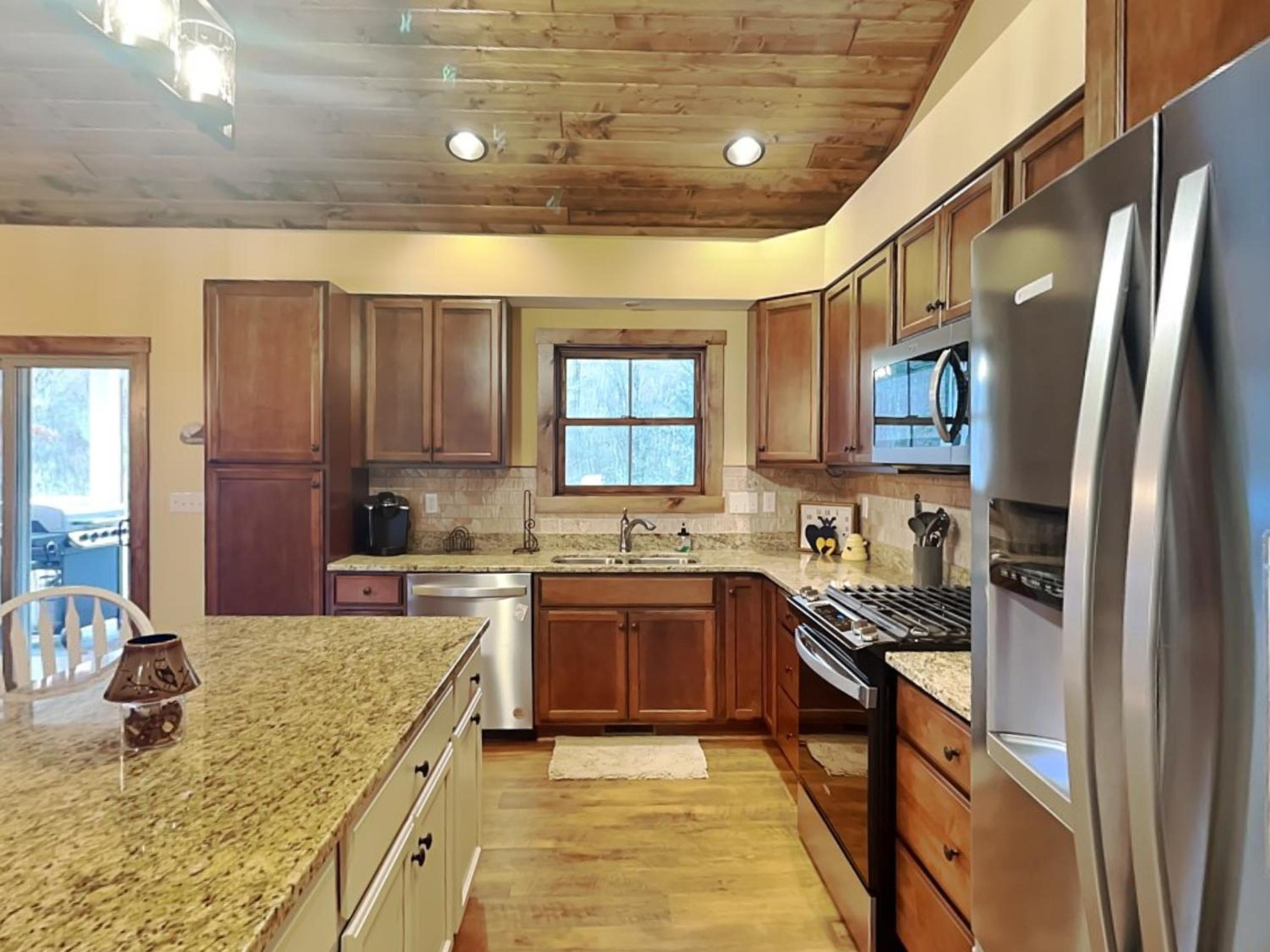 Buzzy Bee Lodge