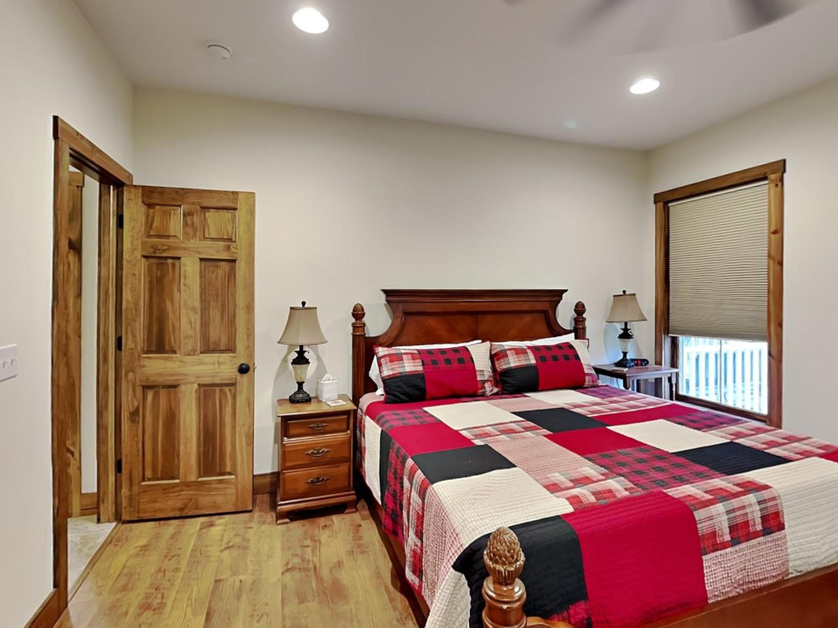 Buzzy Bee Lodge