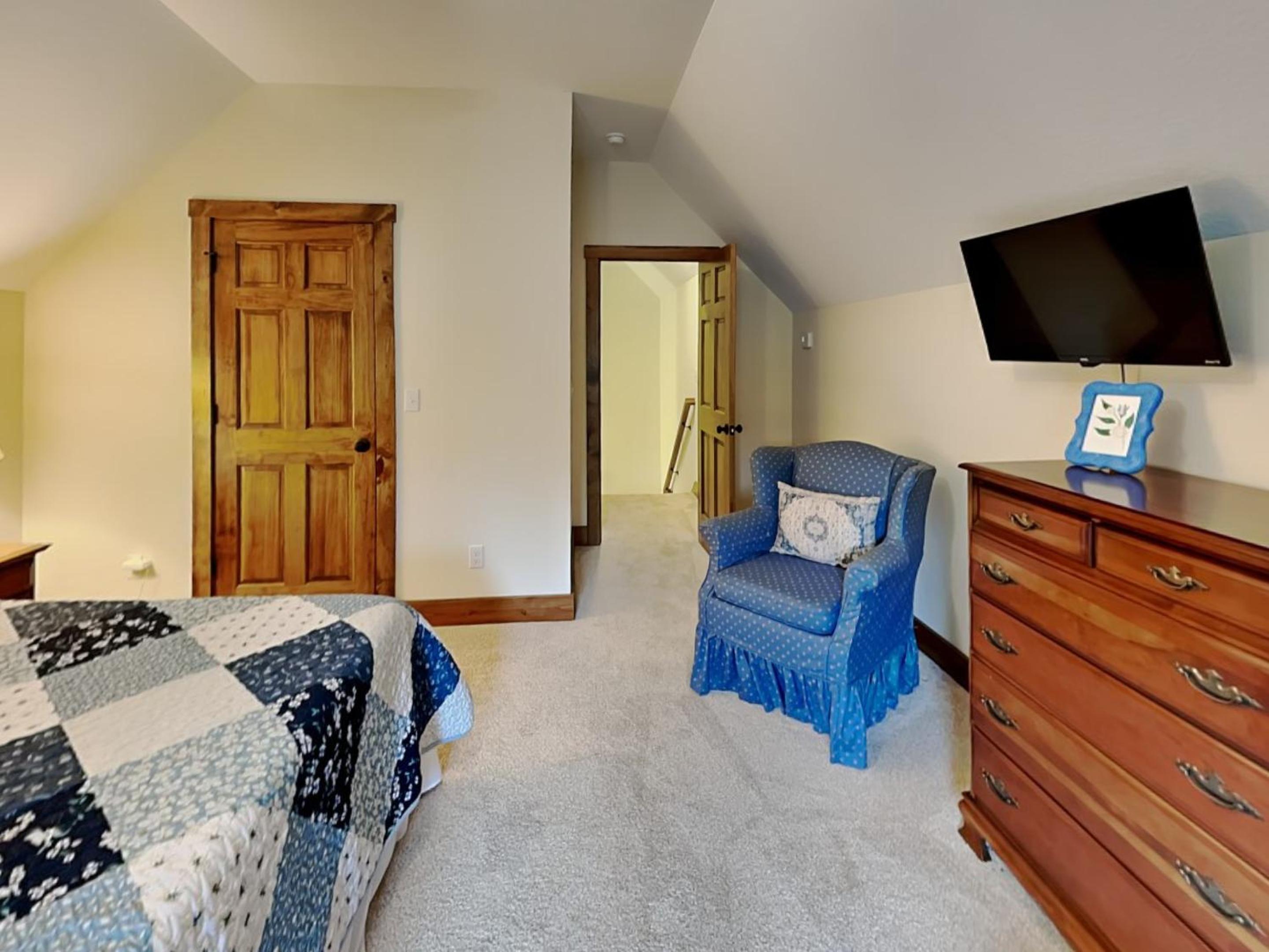 Buzzy Bee Lodge