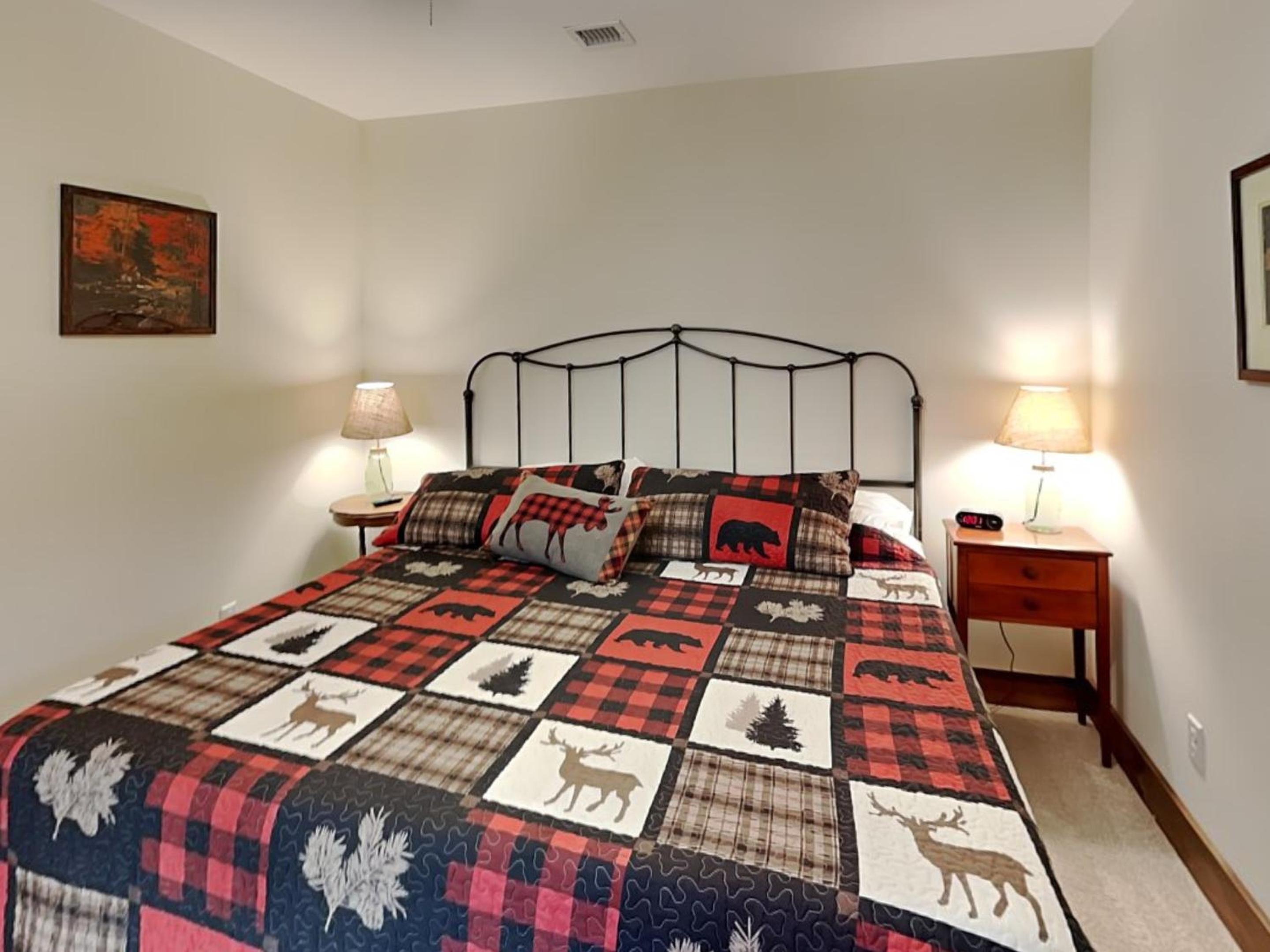Buzzy Bee Lodge