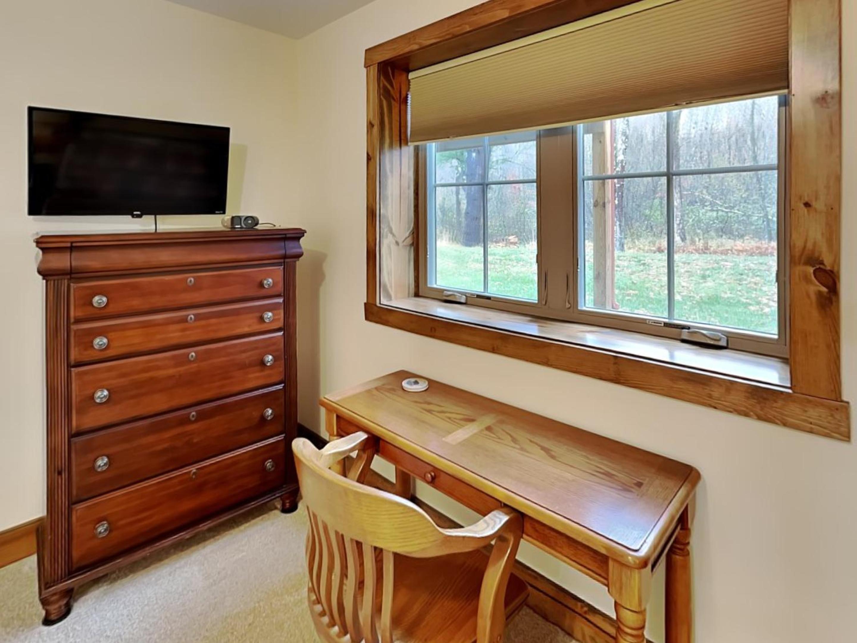 Buzzy Bee Lodge