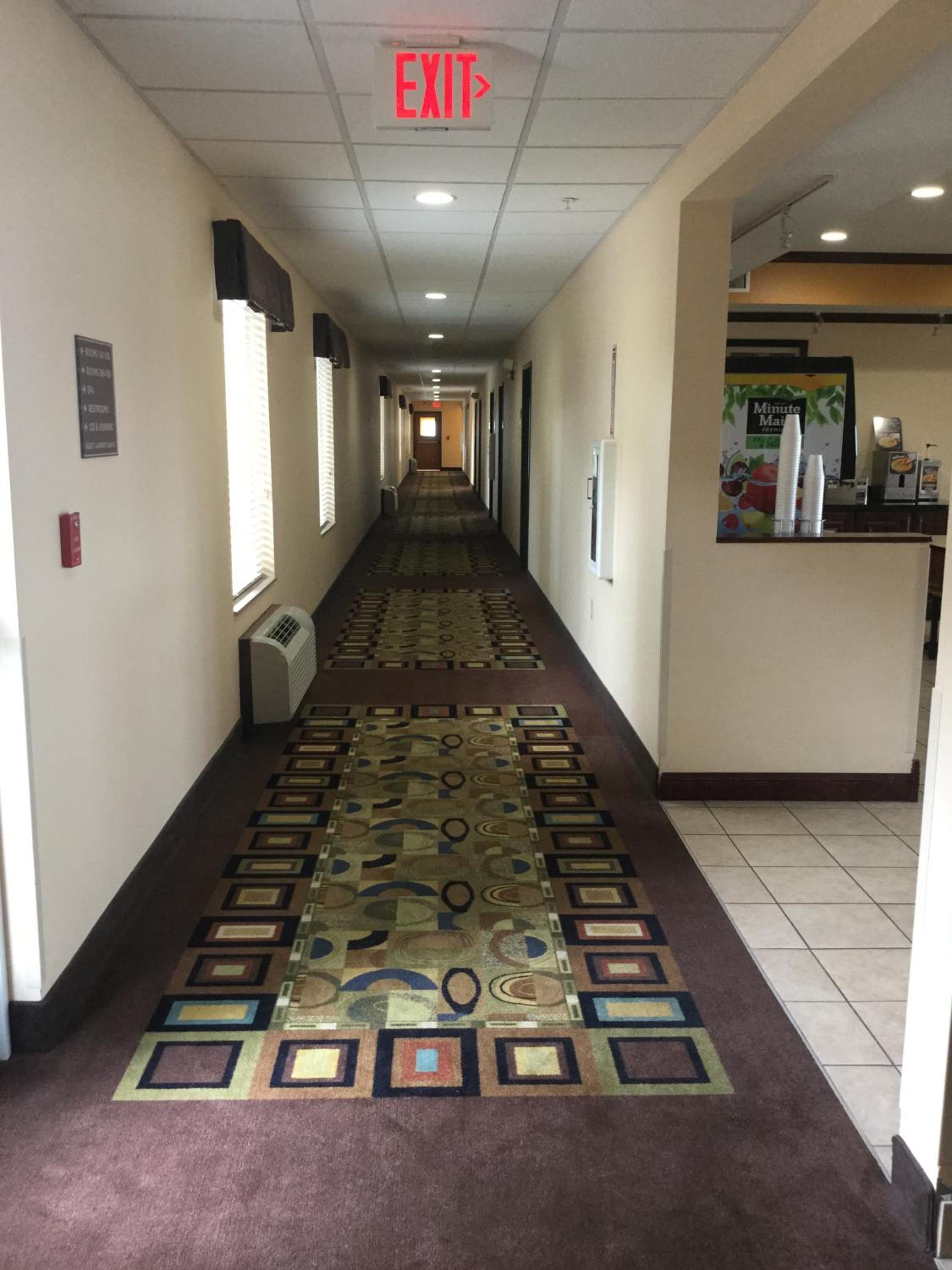 St Robert Vacations - Americas Best Value Inn Saint Robert/Fort Leonard Wood - Property Image 3