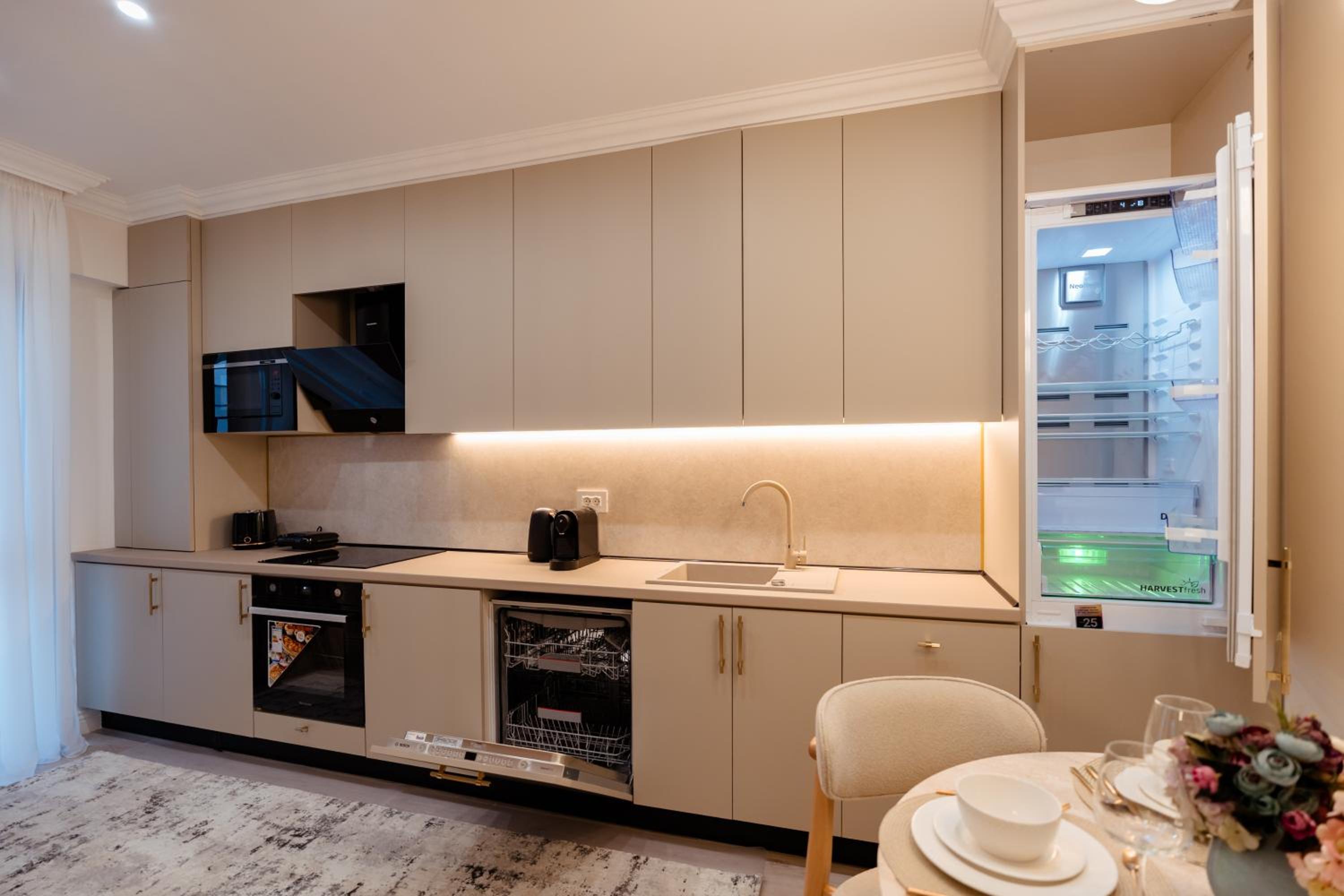 Soft Elegance by Blvd 51B7 - Modern Apartment with Refined Comfort