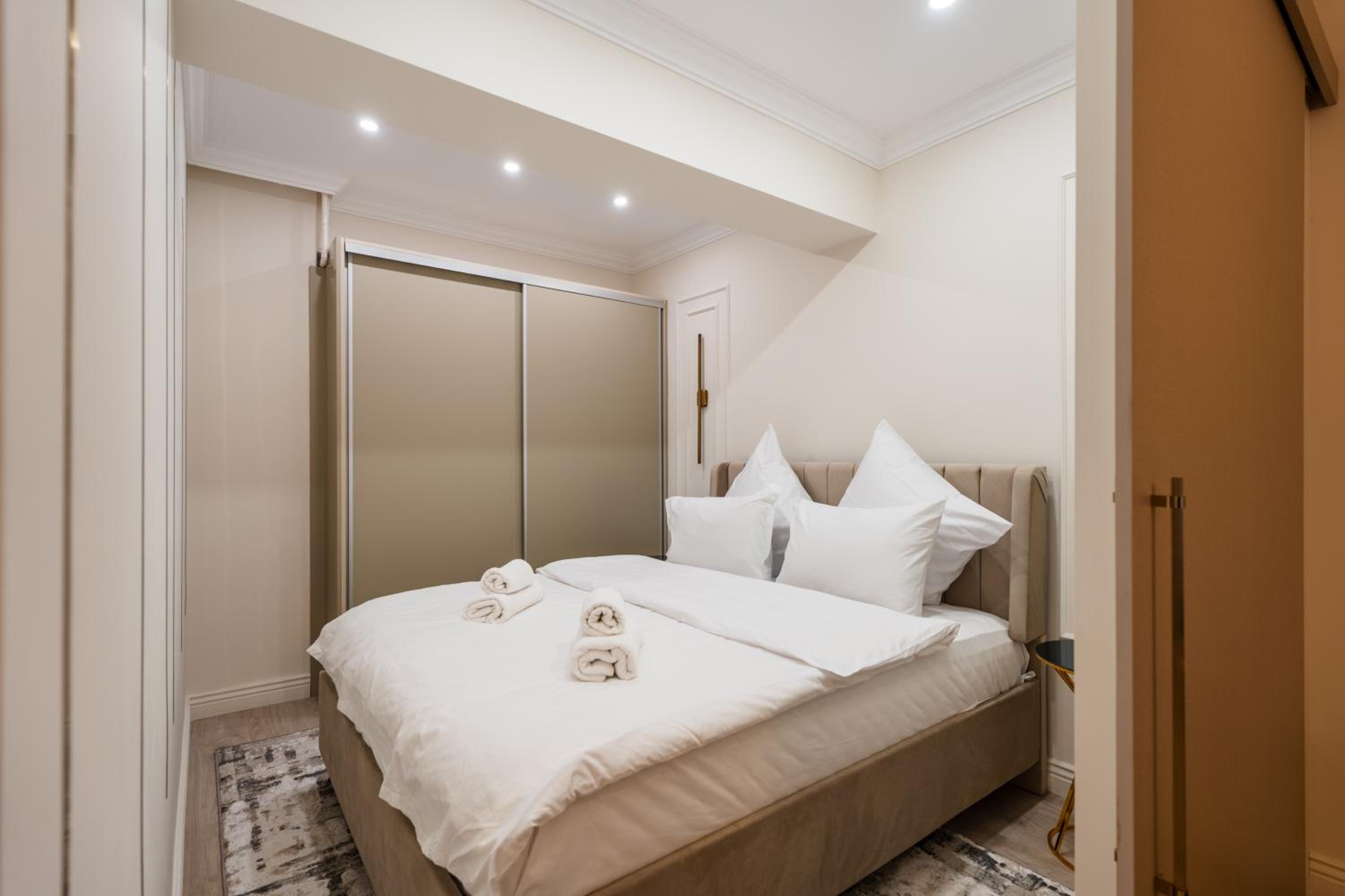 Soft Elegance by Blvd 51B7 - Modern Apartment with Refined Comfort