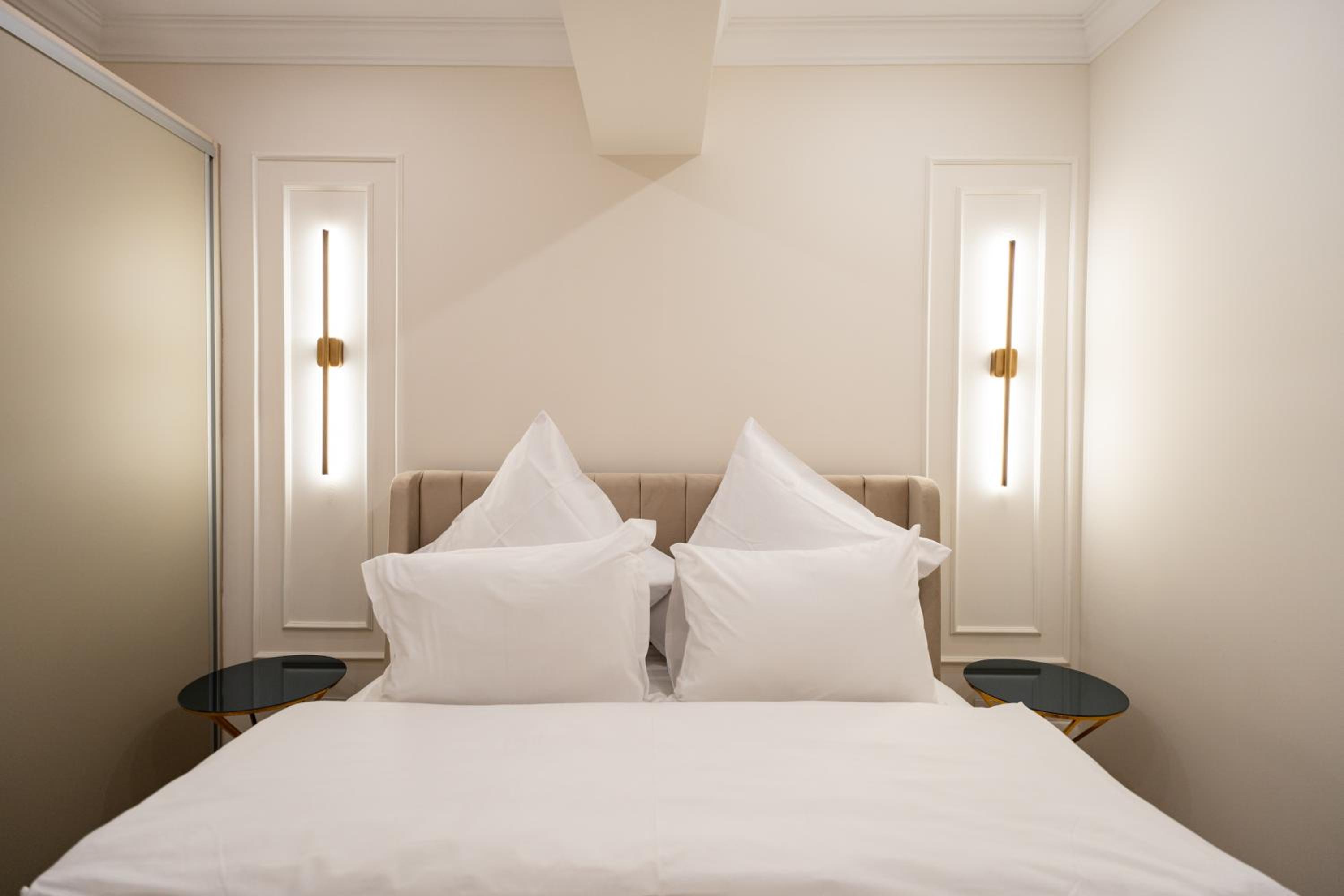 Soft Elegance by Blvd 51B7 - Modern Apartment with Refined Comfort