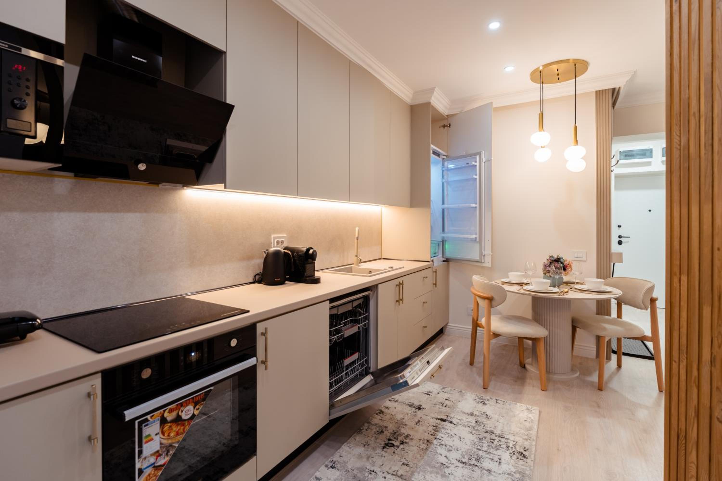Soft Elegance by Blvd 51B7 - Modern Apartment with Refined Comfort