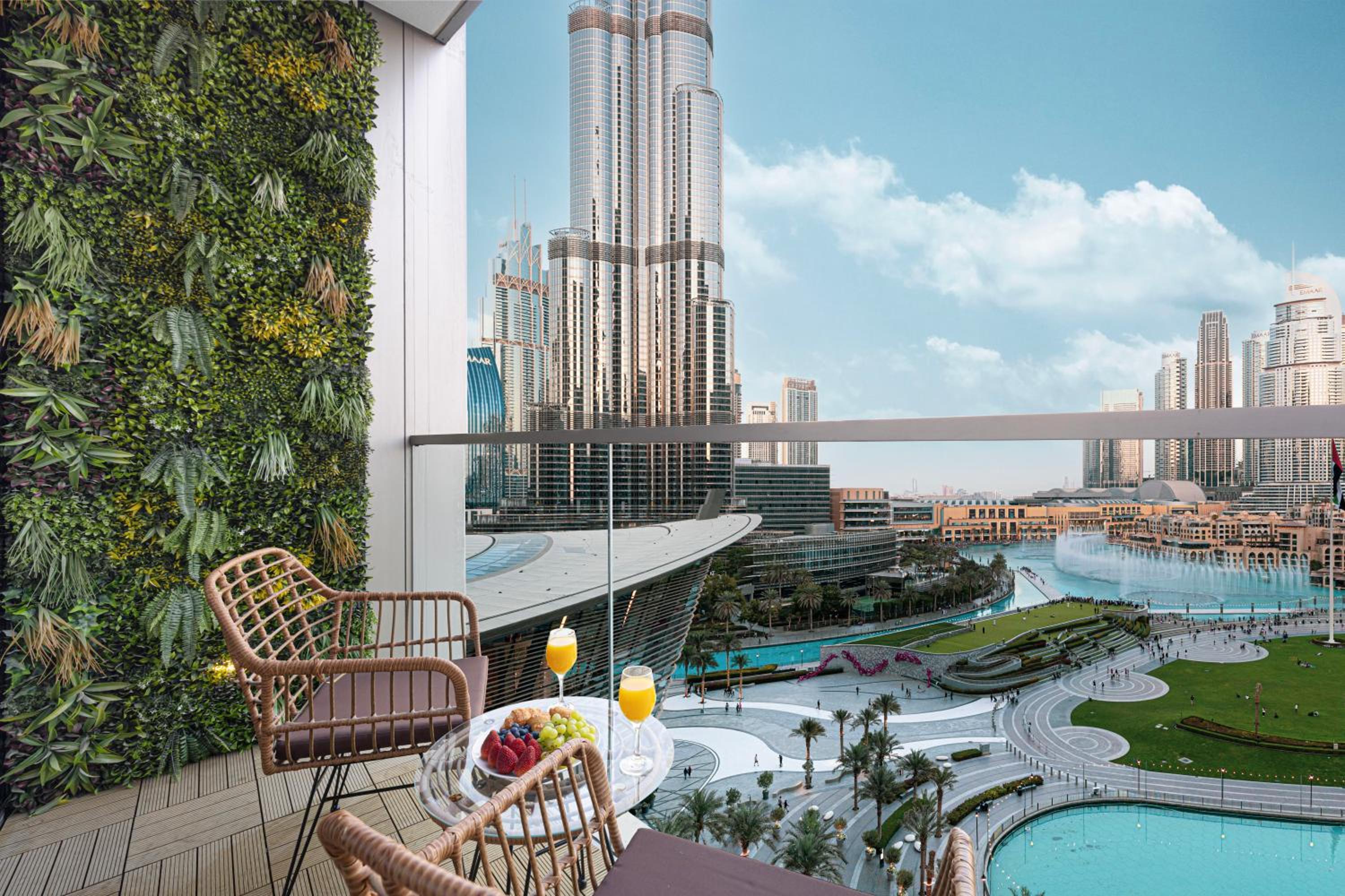 Luxe Living at Grande Signature - Burj Khalifa and Sea Views - Brand New