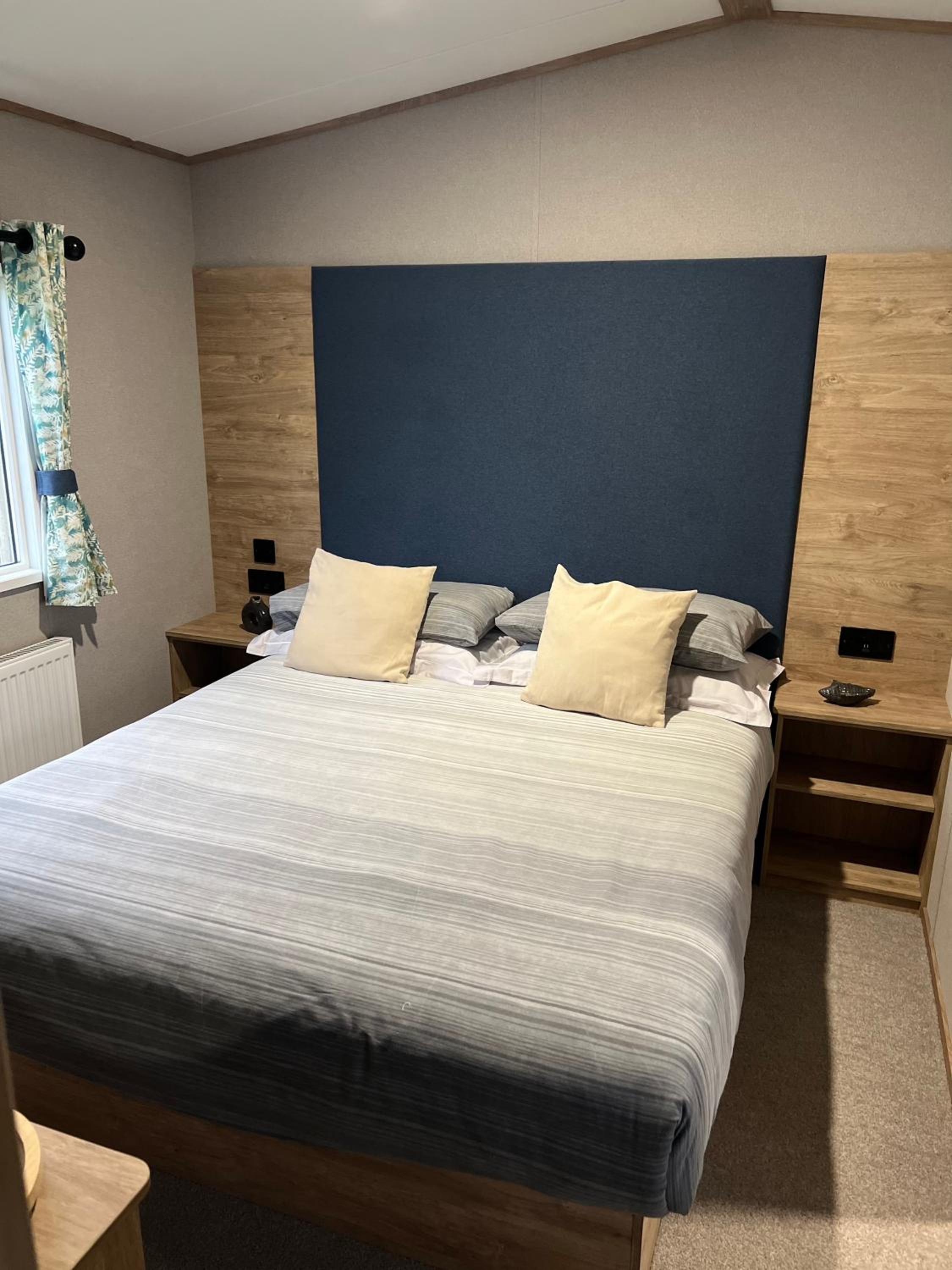 Modern Caravan 2025 with Decking