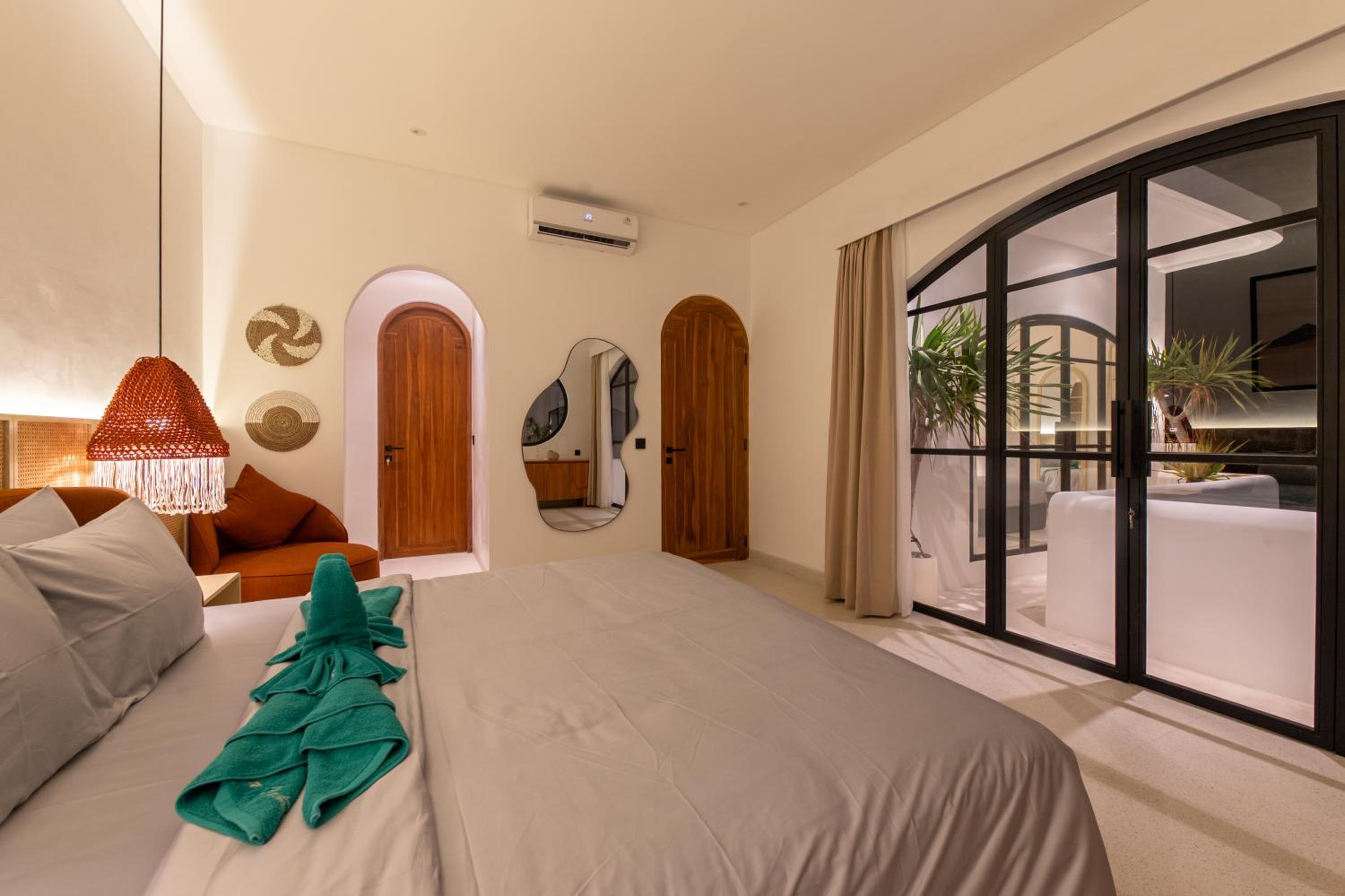 Baying Mansion Unit 19 - Mediterranean Style Villa with 2 Bedrooms
