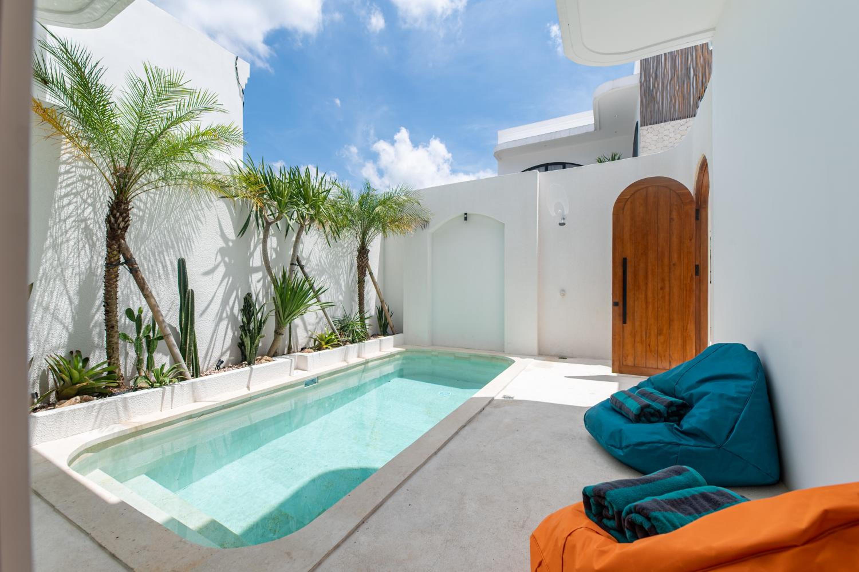 Baying Mansion Unit 19 - Mediterranean Style Villa with 2 Bedrooms