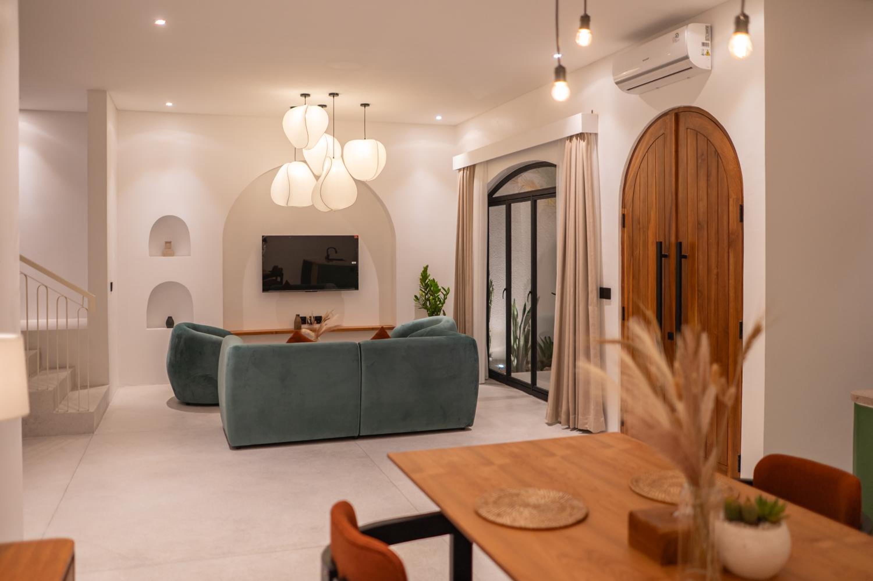 Baying Mansion Unit 19 - Mediterranean Style Villa with 2 Bedrooms