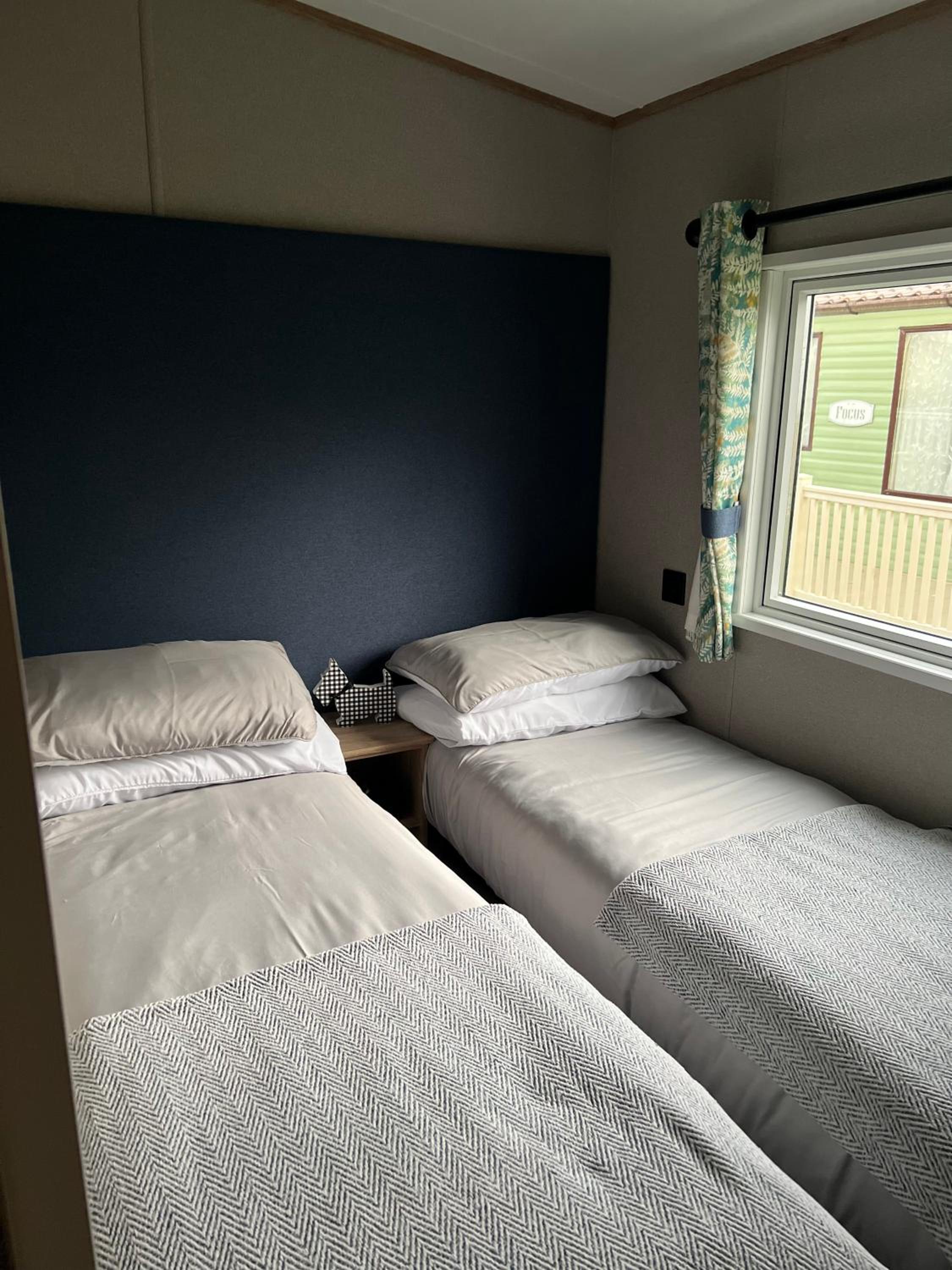 Modern Caravan 2025 with Decking