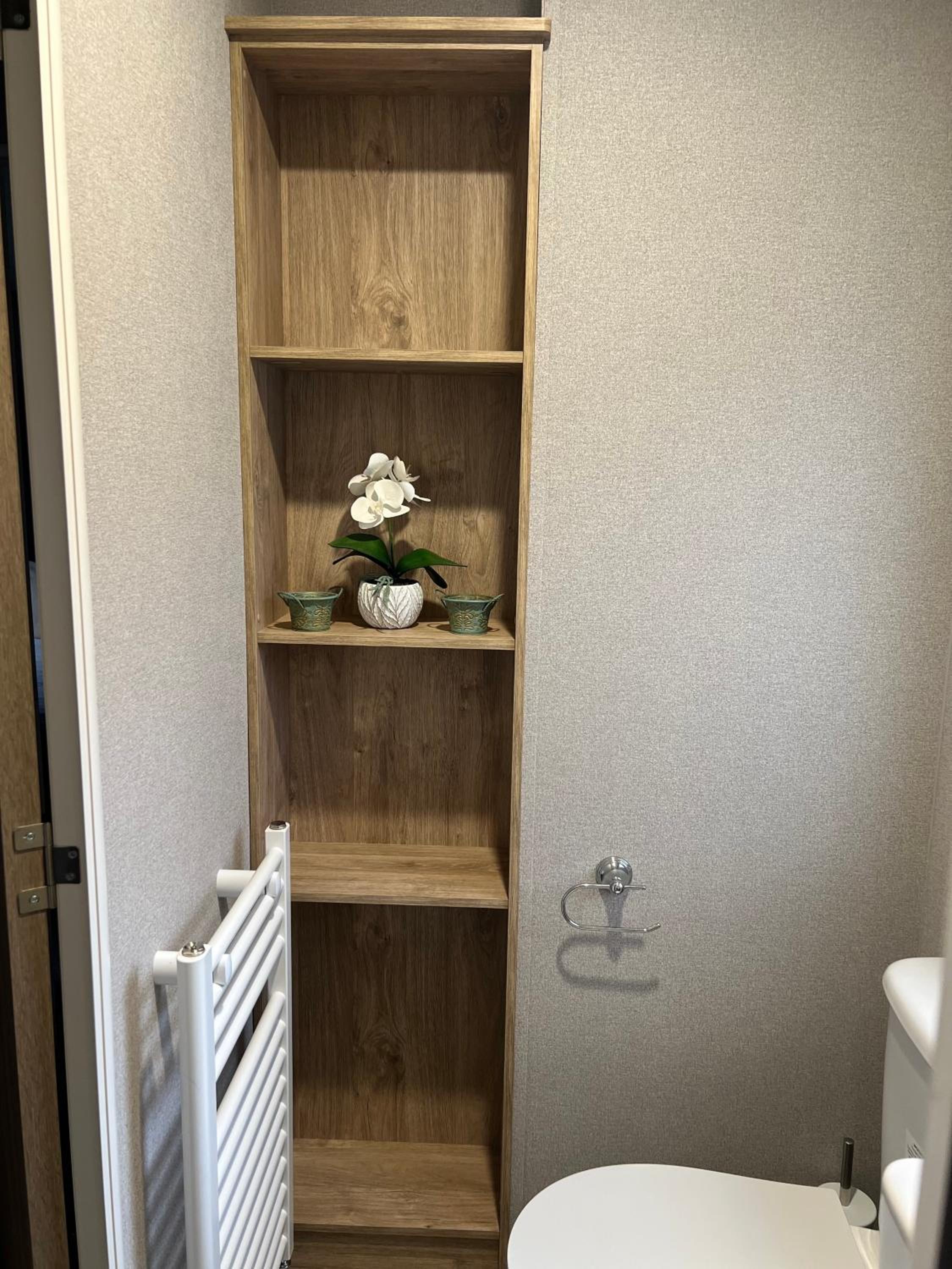 Modern Caravan 2025 with Decking
