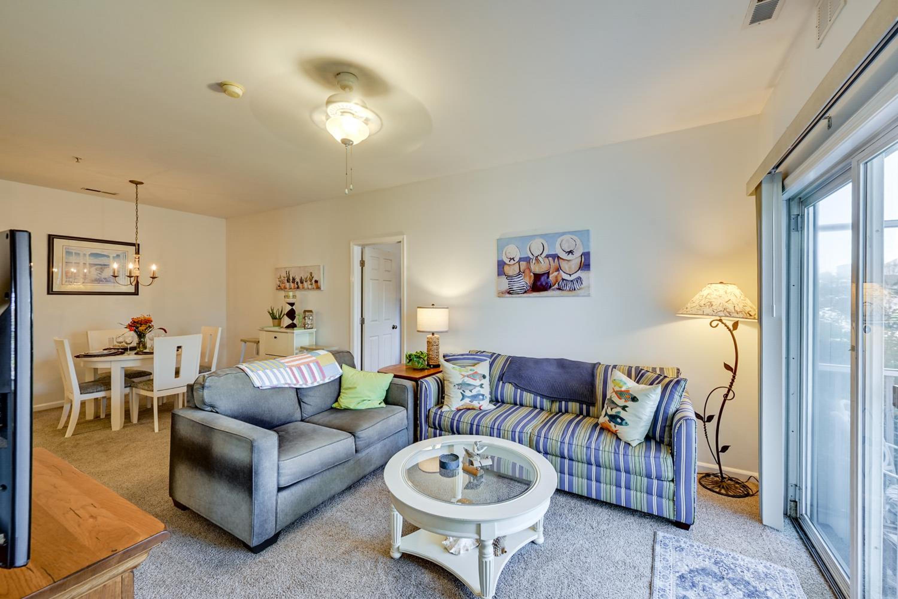 Pool Access and Easy Beach Days! Lewes Unit with Patio