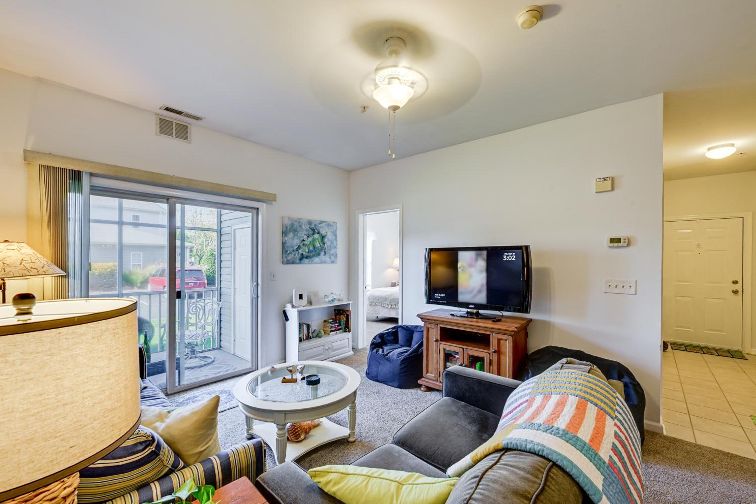 Pool Access and Easy Beach Days! Lewes Unit with Patio