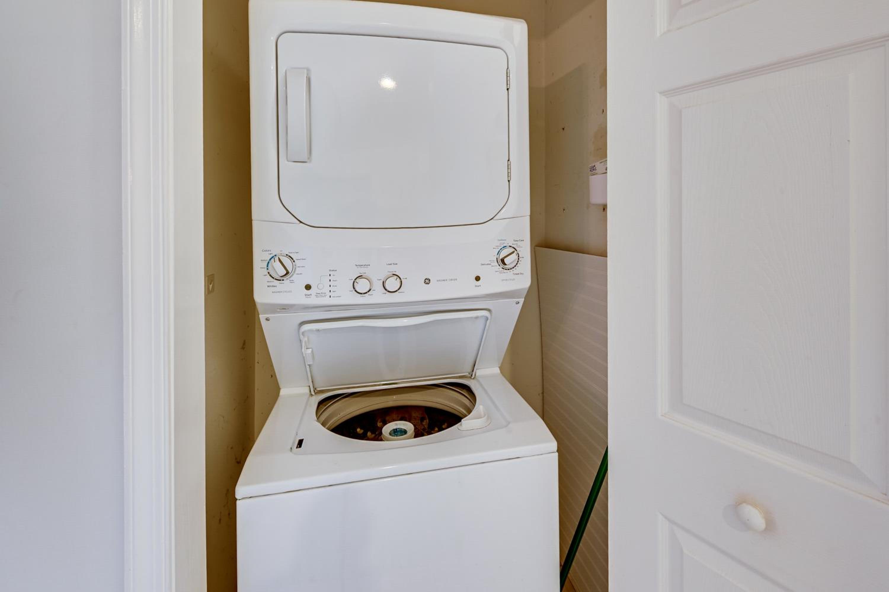 Pool Access and Easy Beach Days! Lewes Unit with Patio