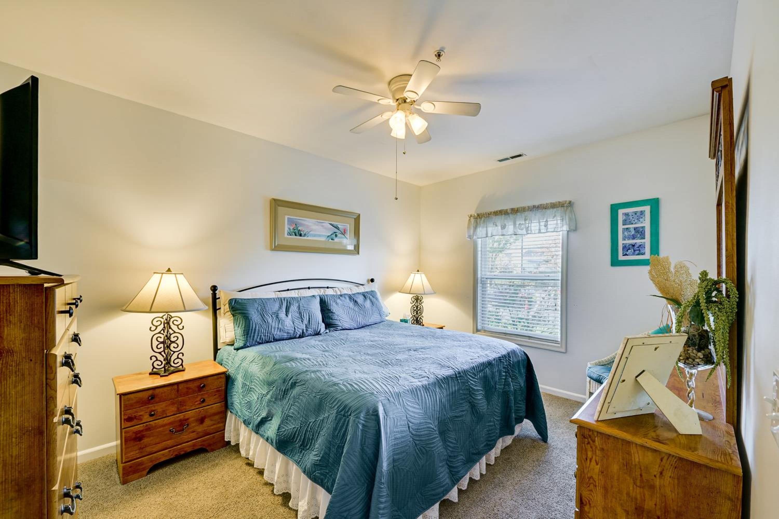 Pool Access and Easy Beach Days! Lewes Unit with Patio