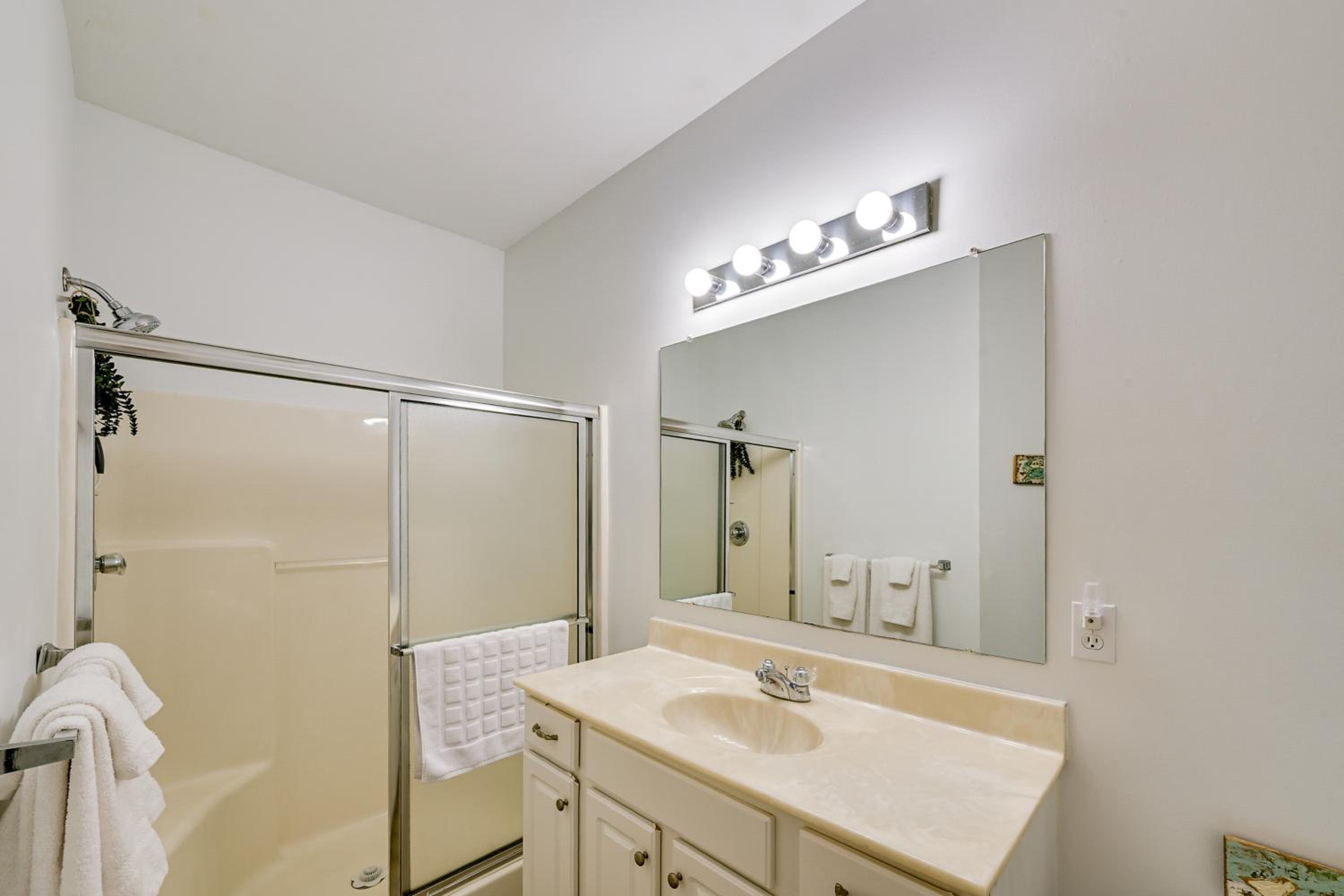 Pool Access and Easy Beach Days! Lewes Unit with Patio