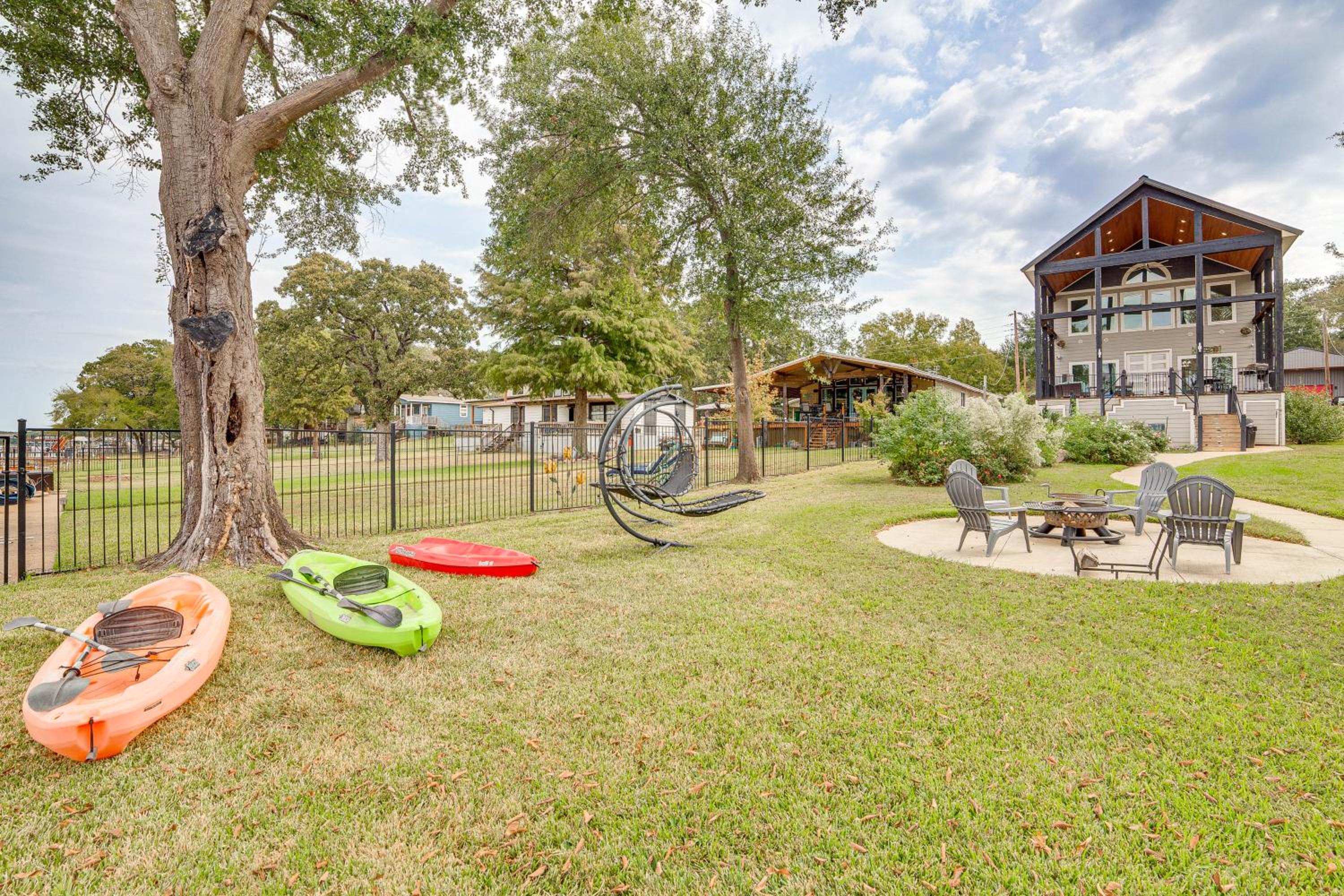 Private Dock and Yard! Modern Getaway in Mabank