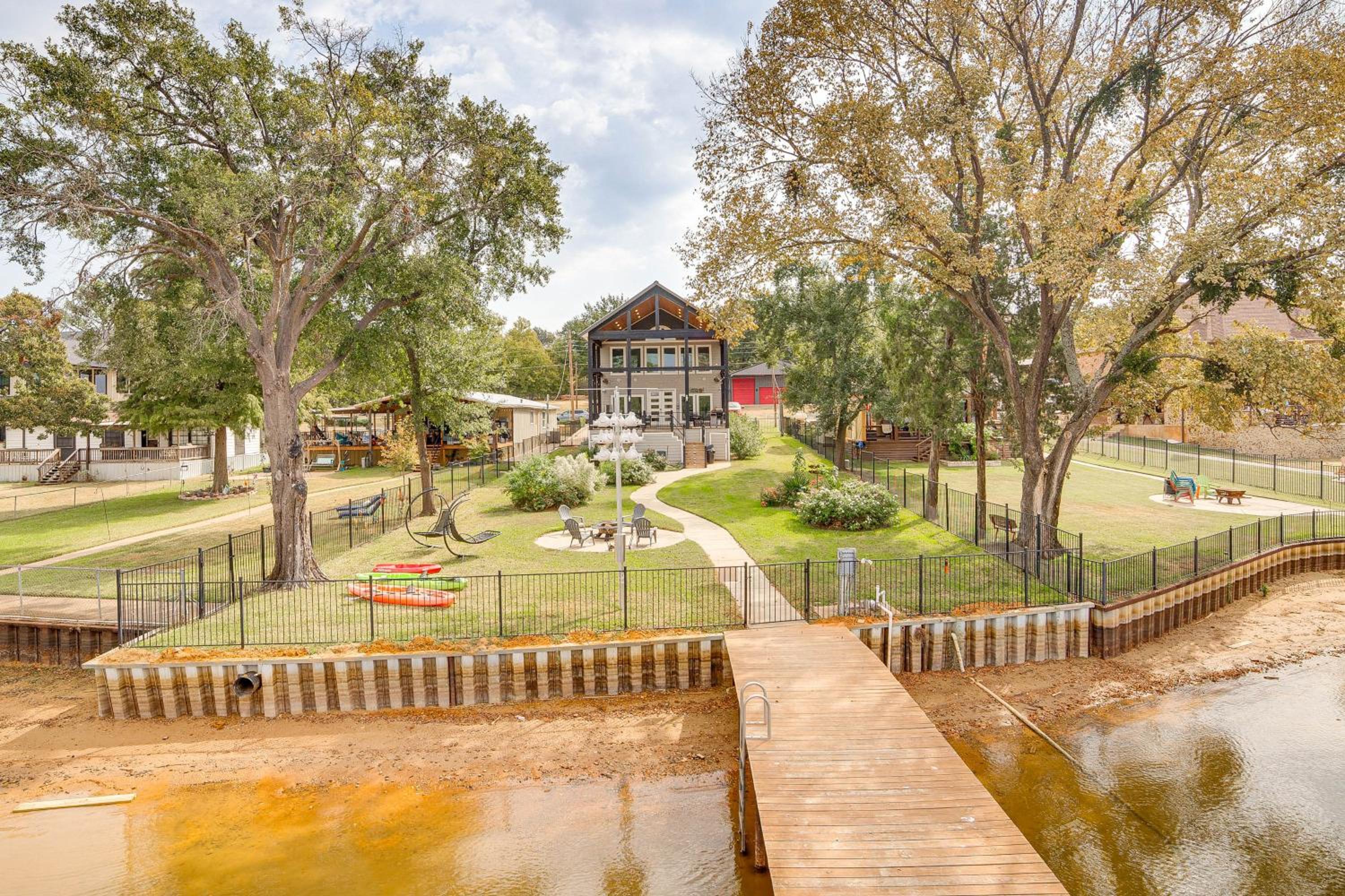Private Dock and Yard! Modern Getaway in Mabank