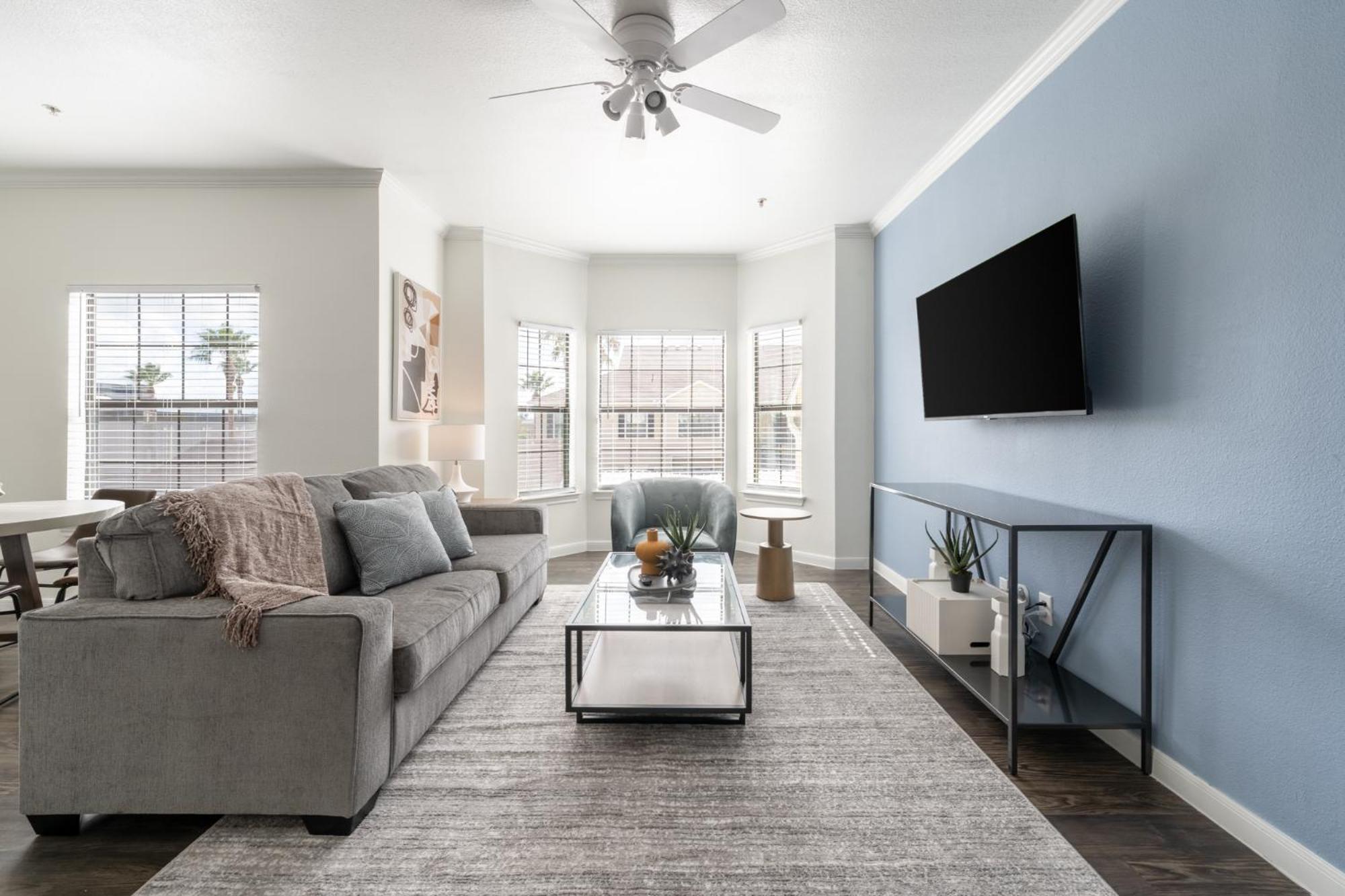 Landing Beautiful 2BD Gym