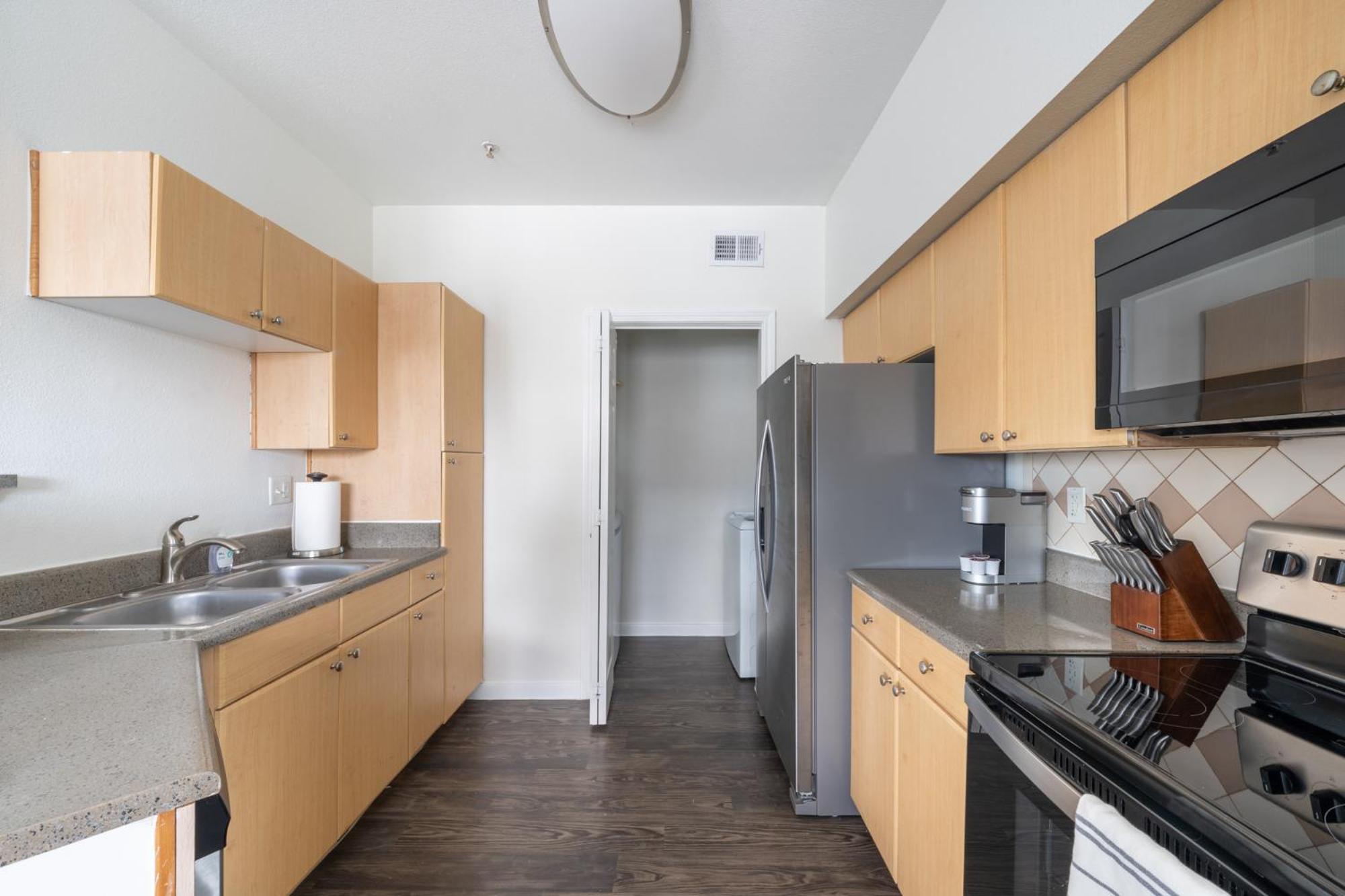 Landing Beautiful 2BD Gym