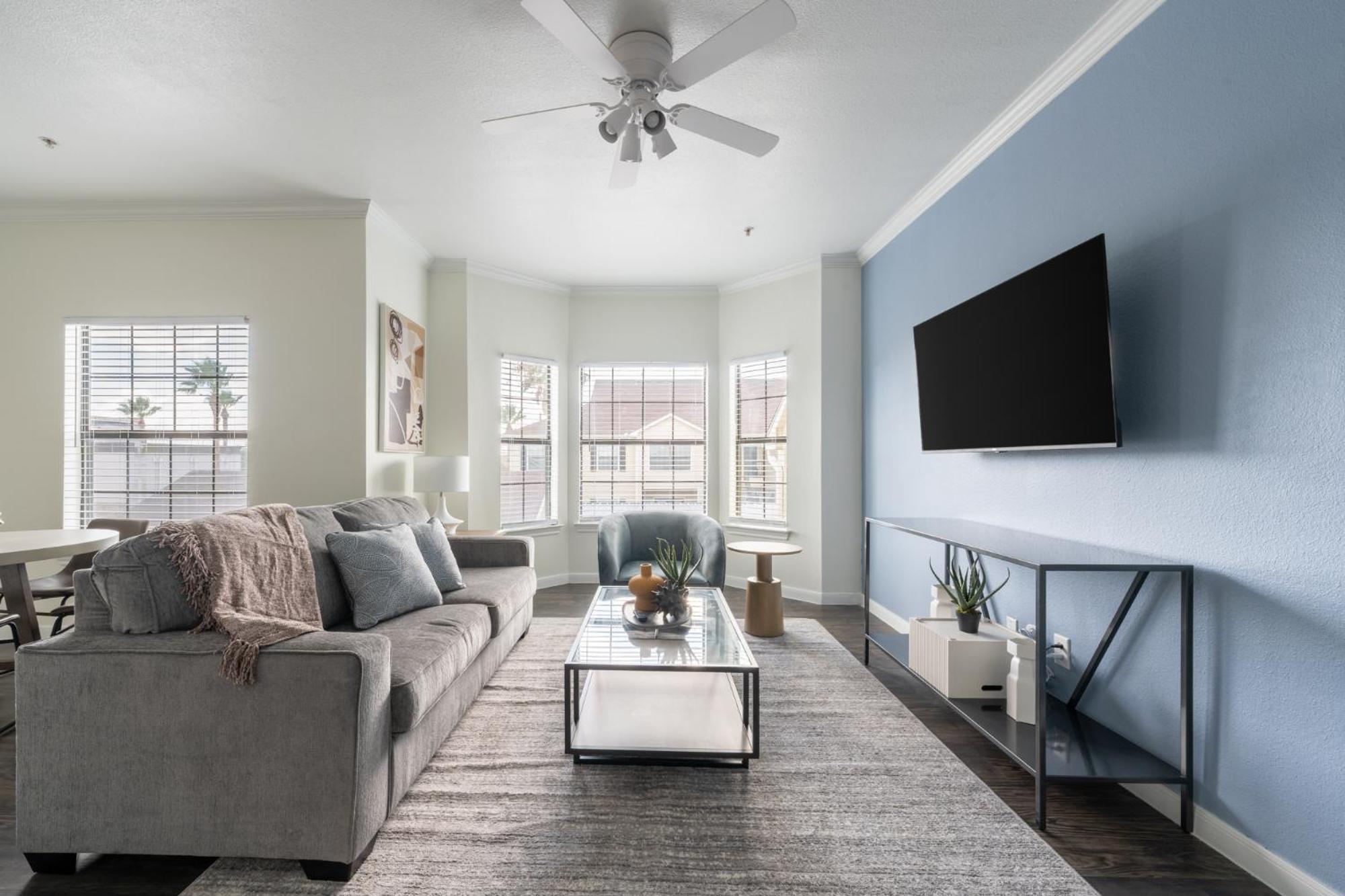 Landing Beautiful 2BD Gym