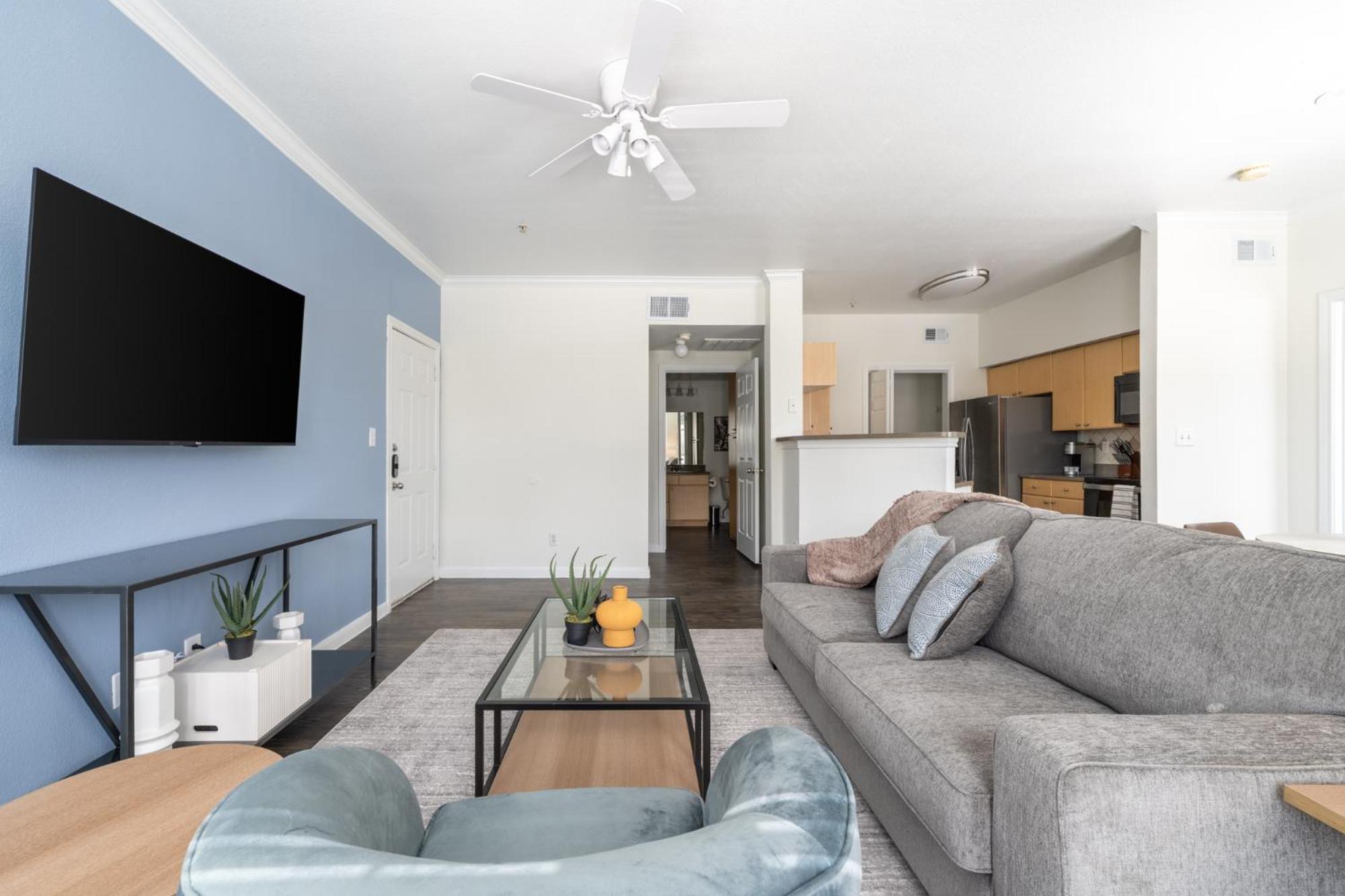Landing Beautiful 2BD Gym