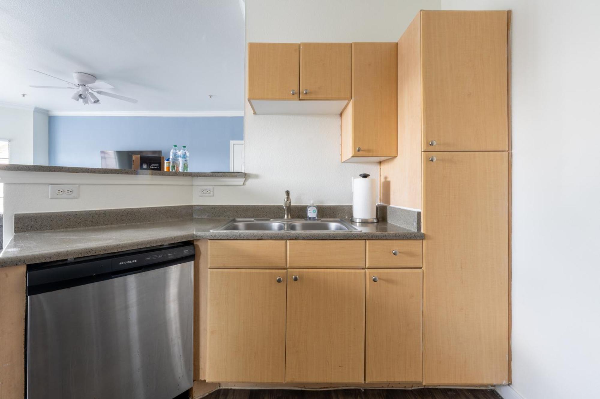 Landing Beautiful 2BD Gym