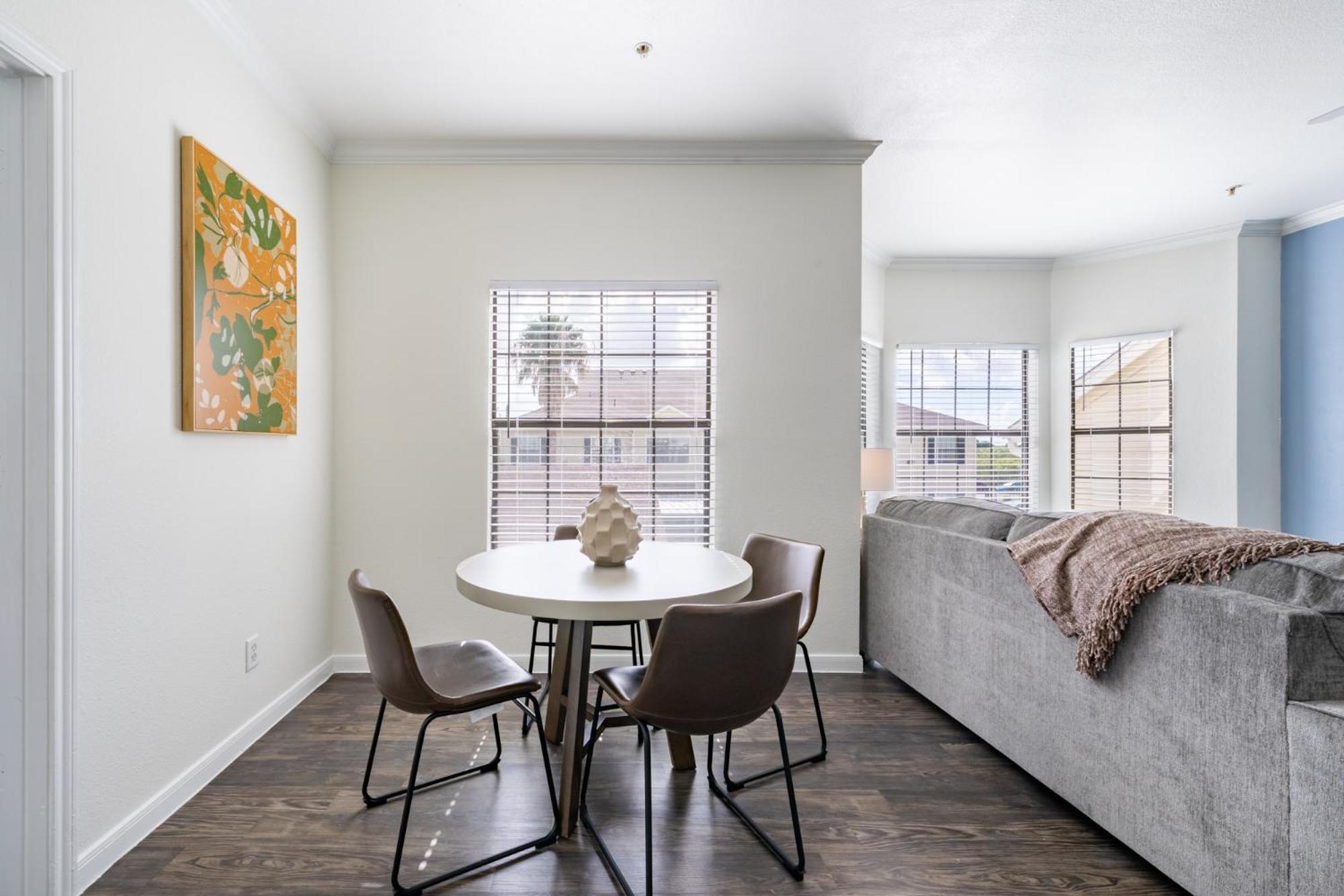 Landing Beautiful 2BD Gym