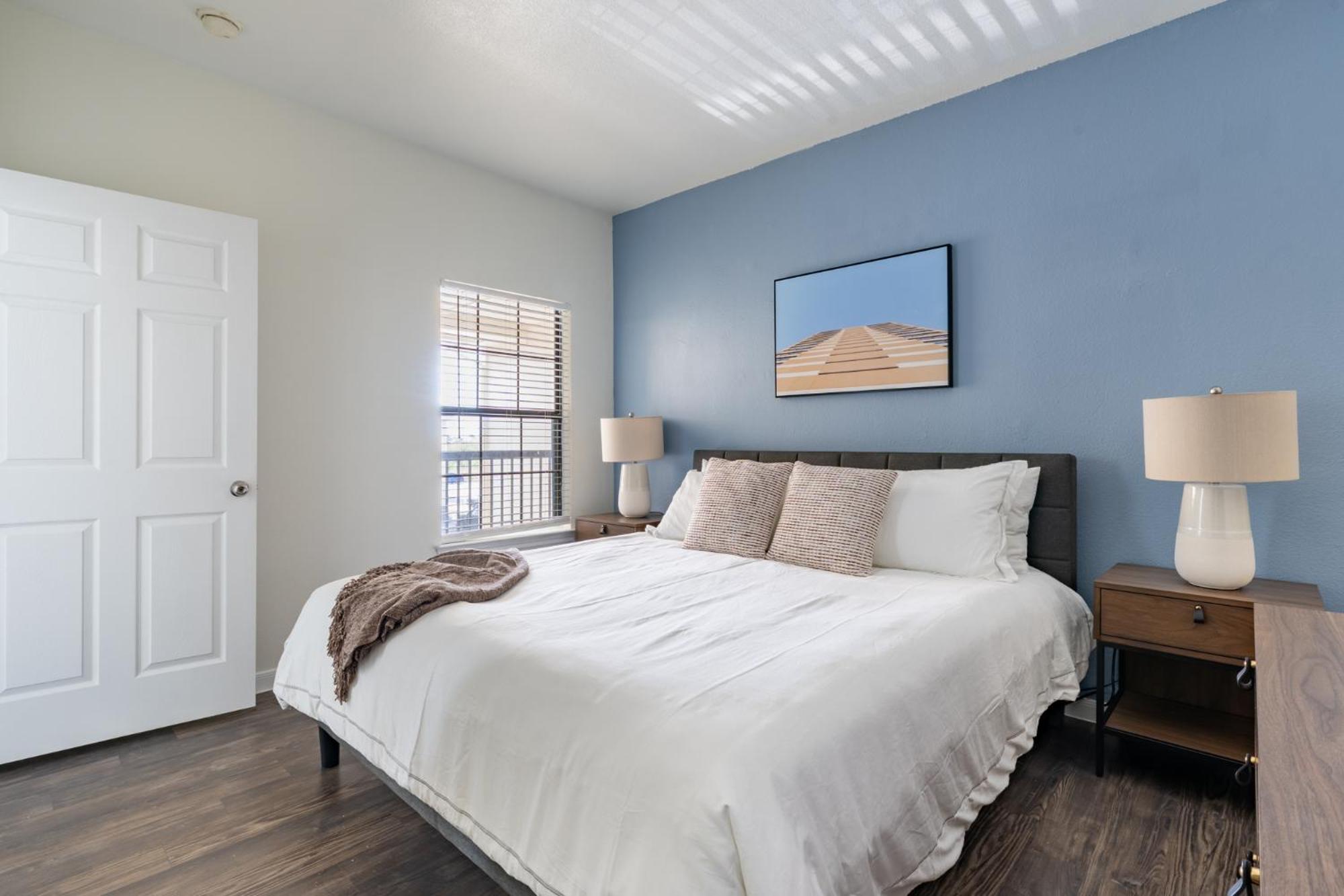 Landing Beautiful 2BD Gym