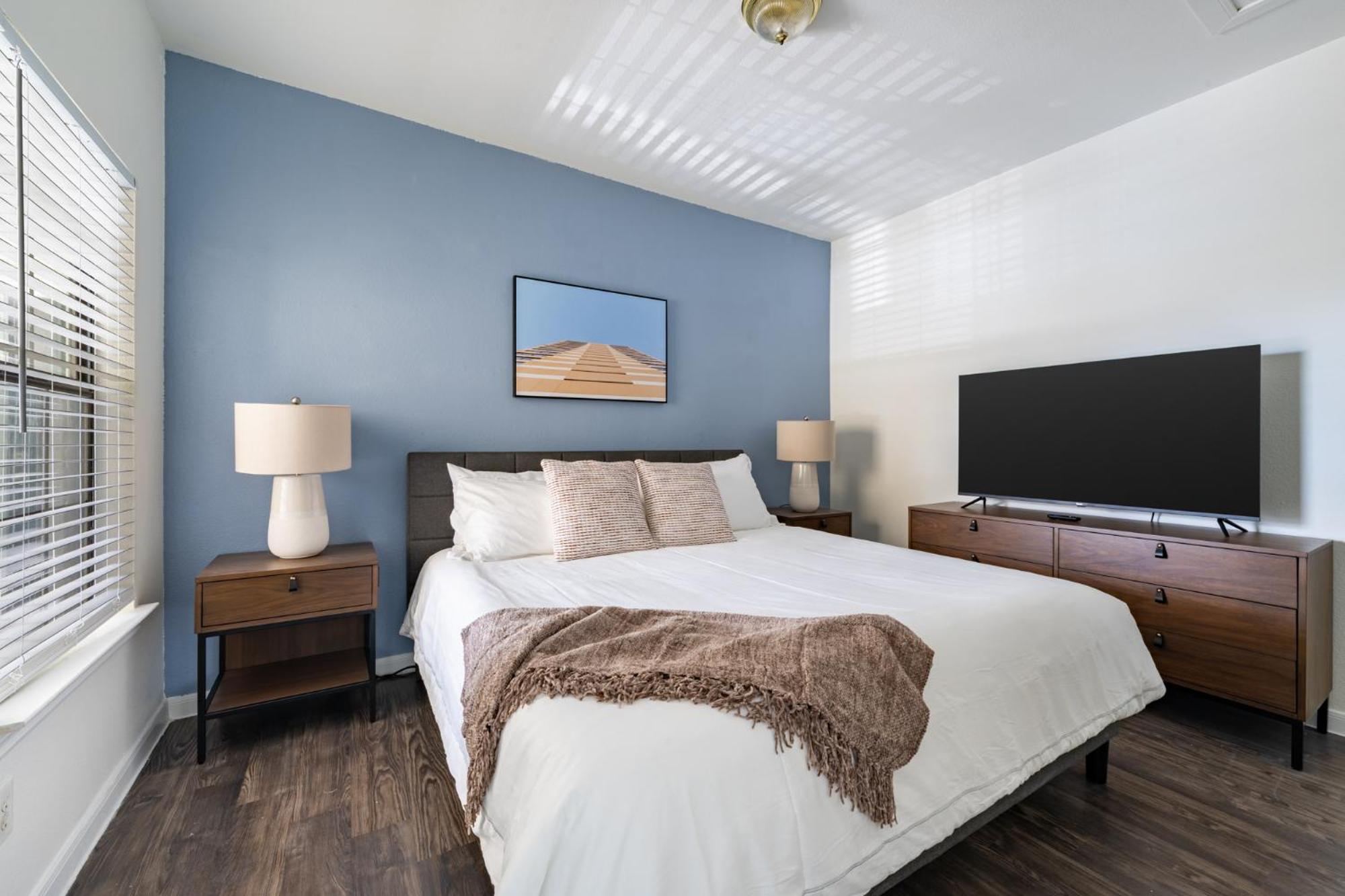 Landing Beautiful 2BD Gym