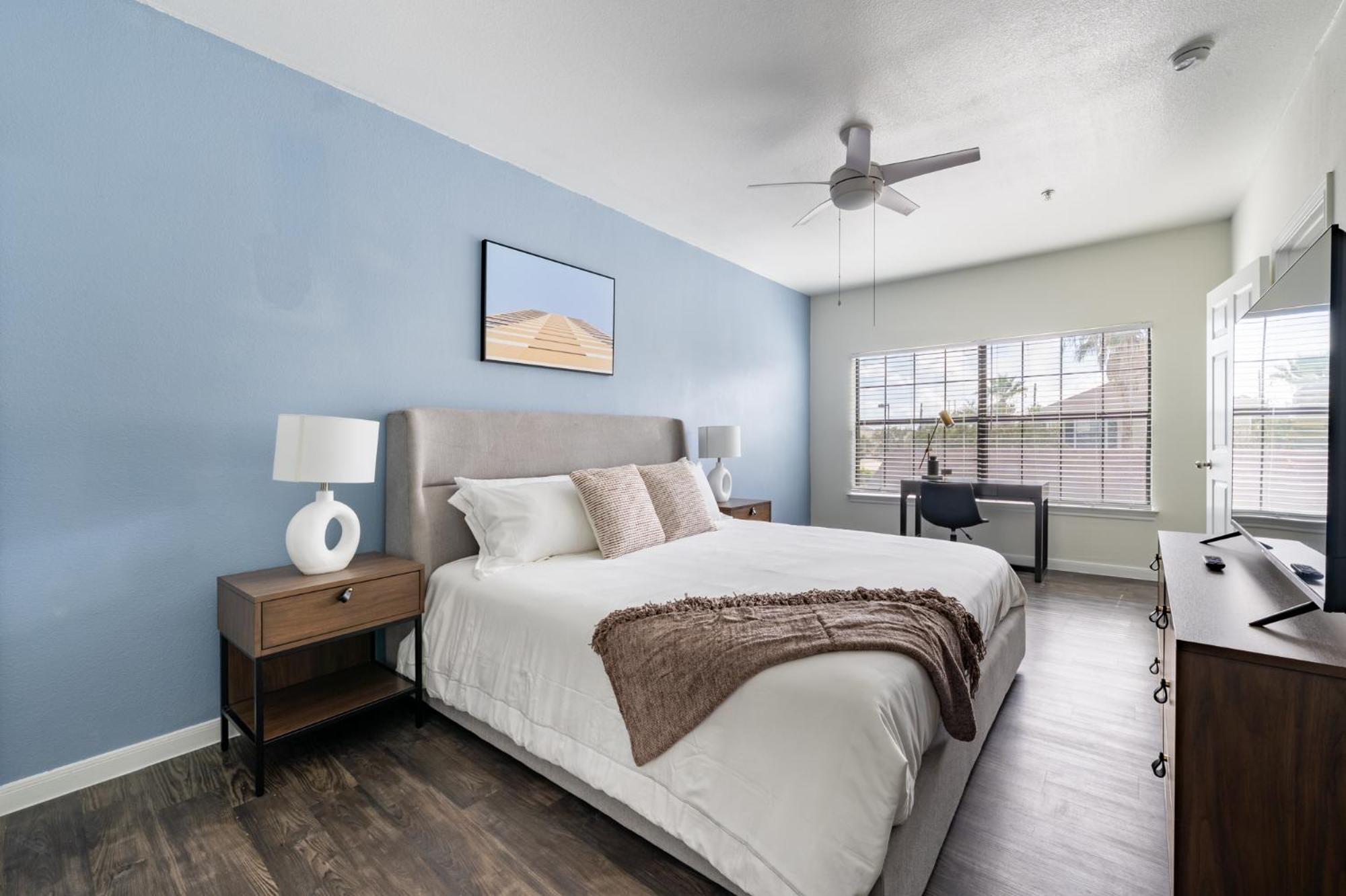 Landing Beautiful 2BD Gym