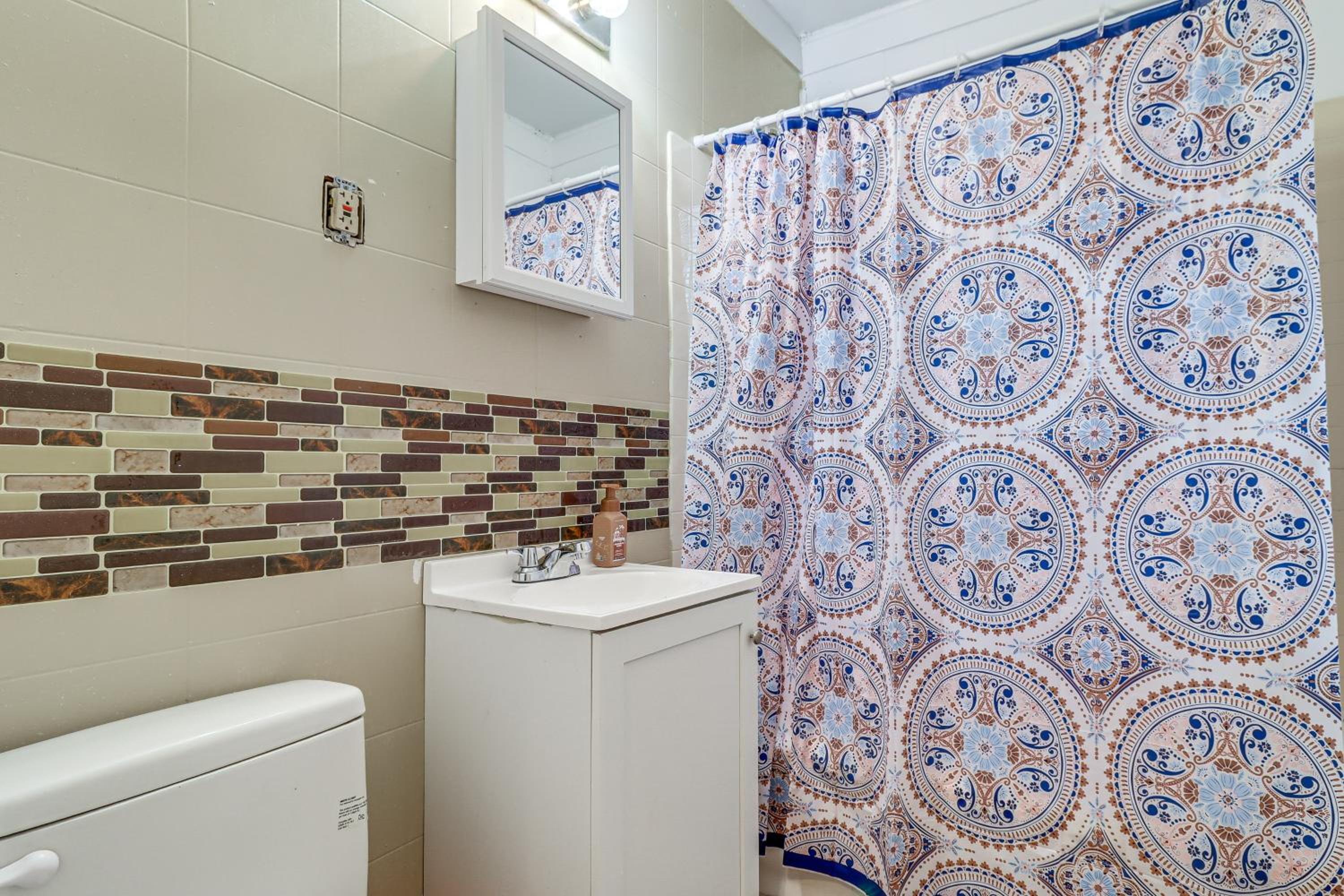Pet-Friendly Family Home Easy Dtwn Detroit Access