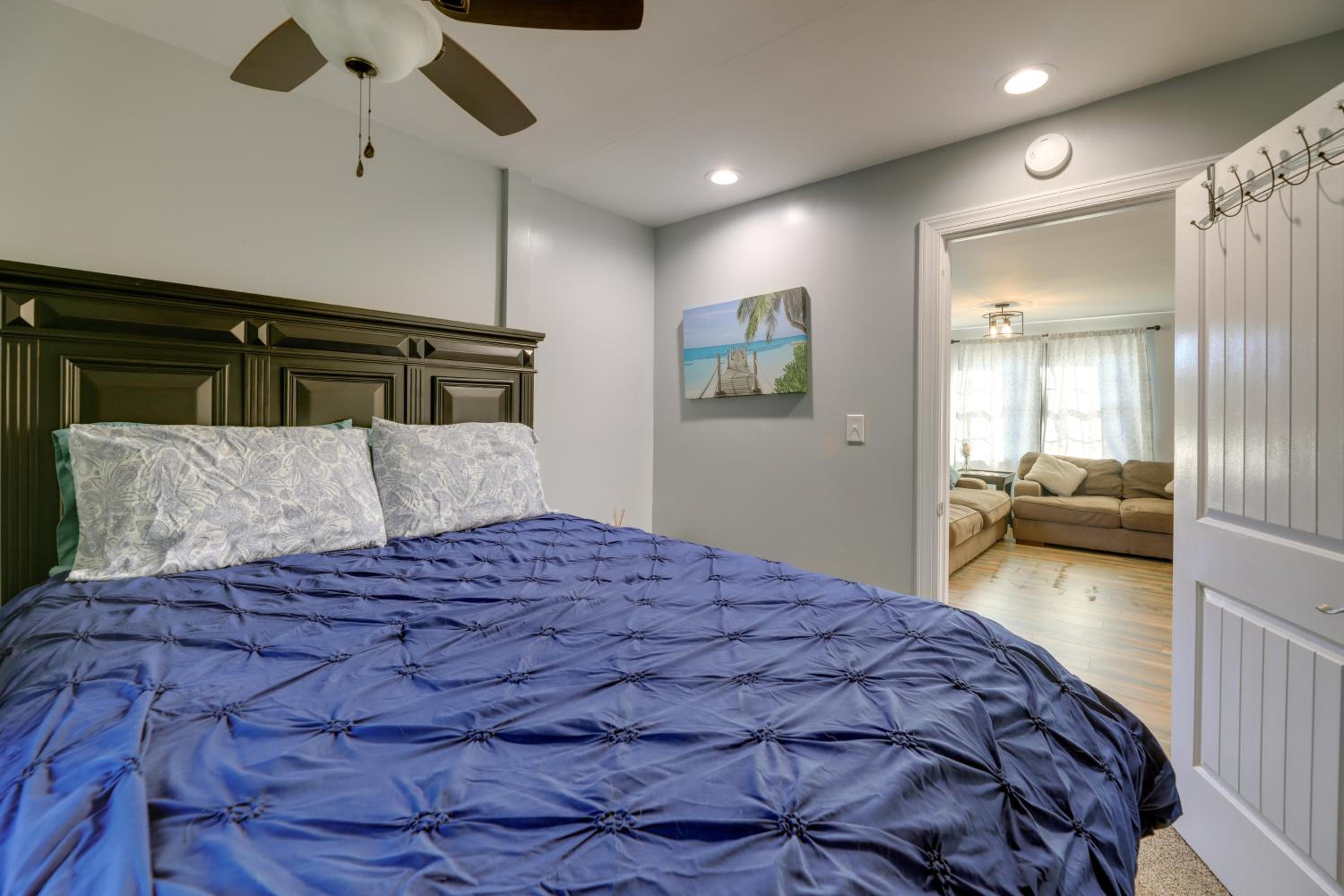 Walk to Fishing Pier, Newport Home with Deck!