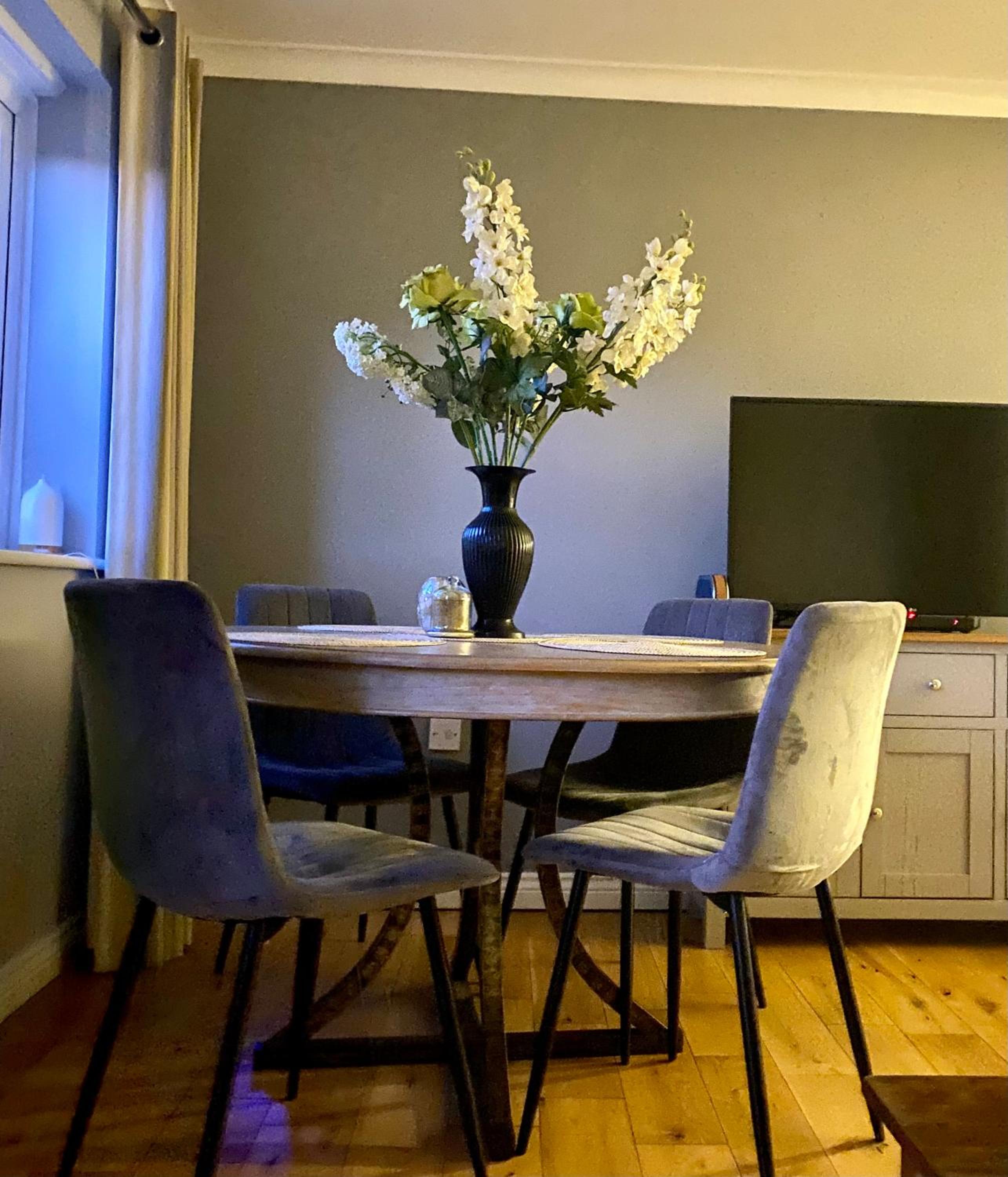 Modern house easy access Norwich city and broads