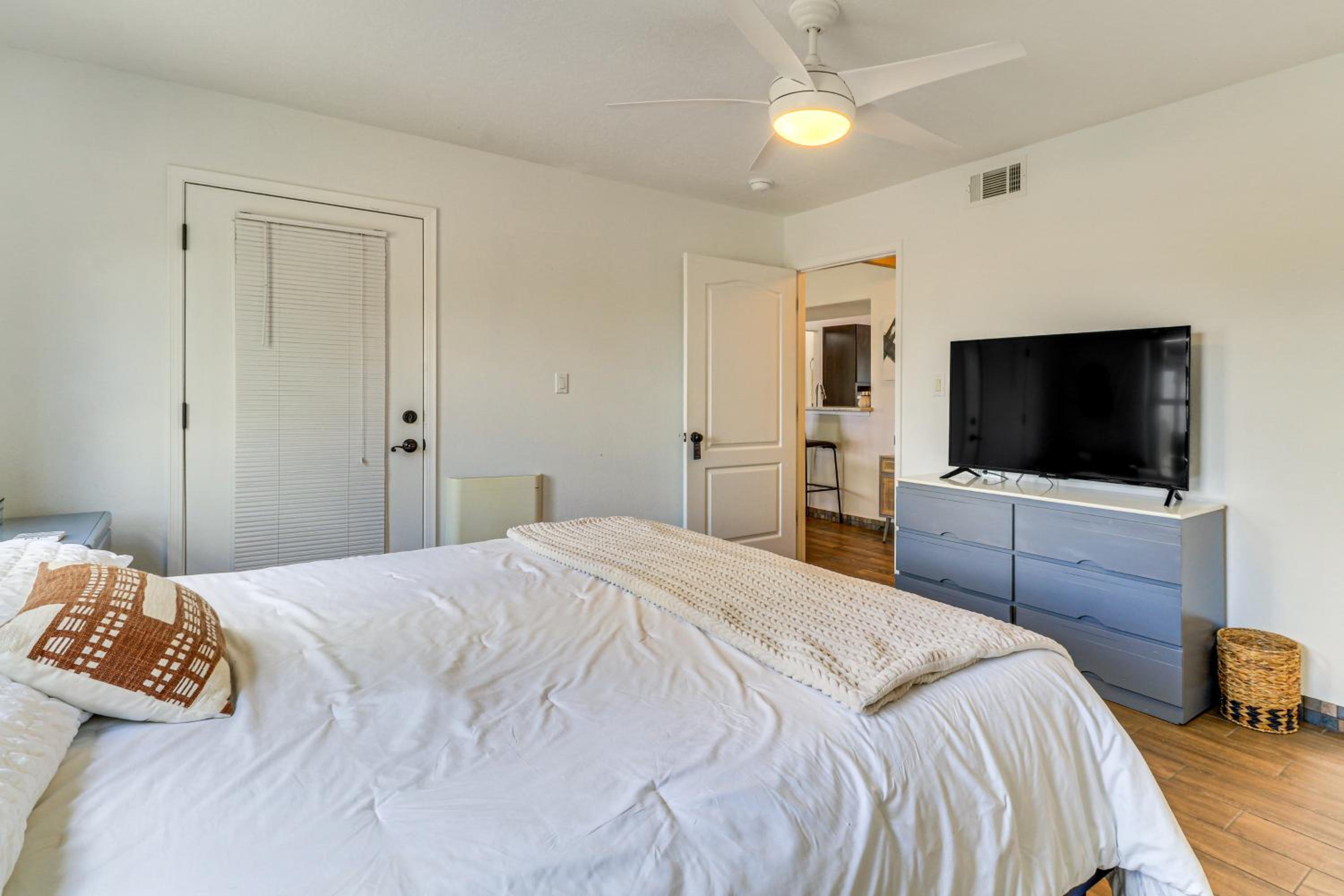 Mountain-View Escape Near Santa Ana Casino!