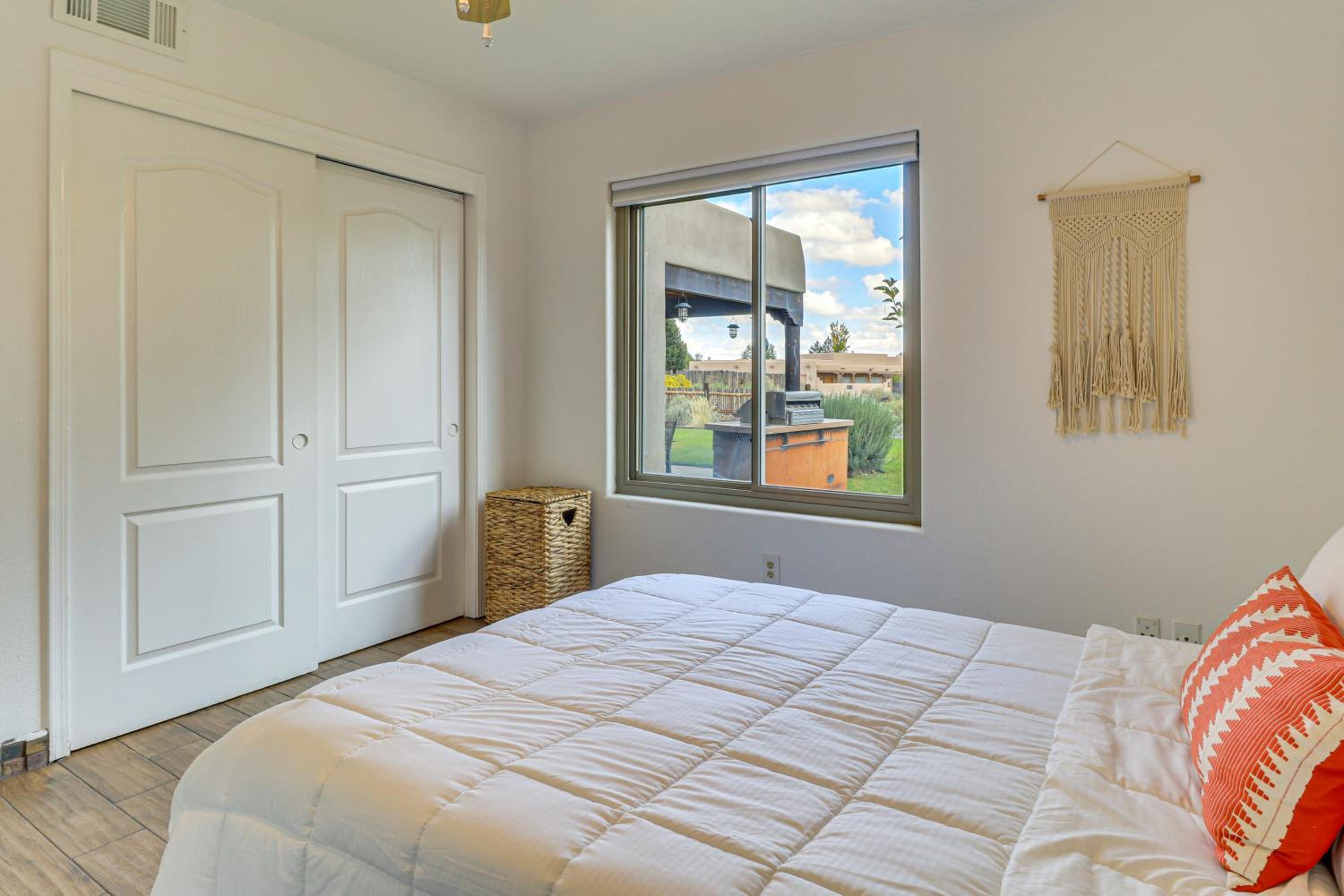 Mountain-View Escape Near Santa Ana Casino!