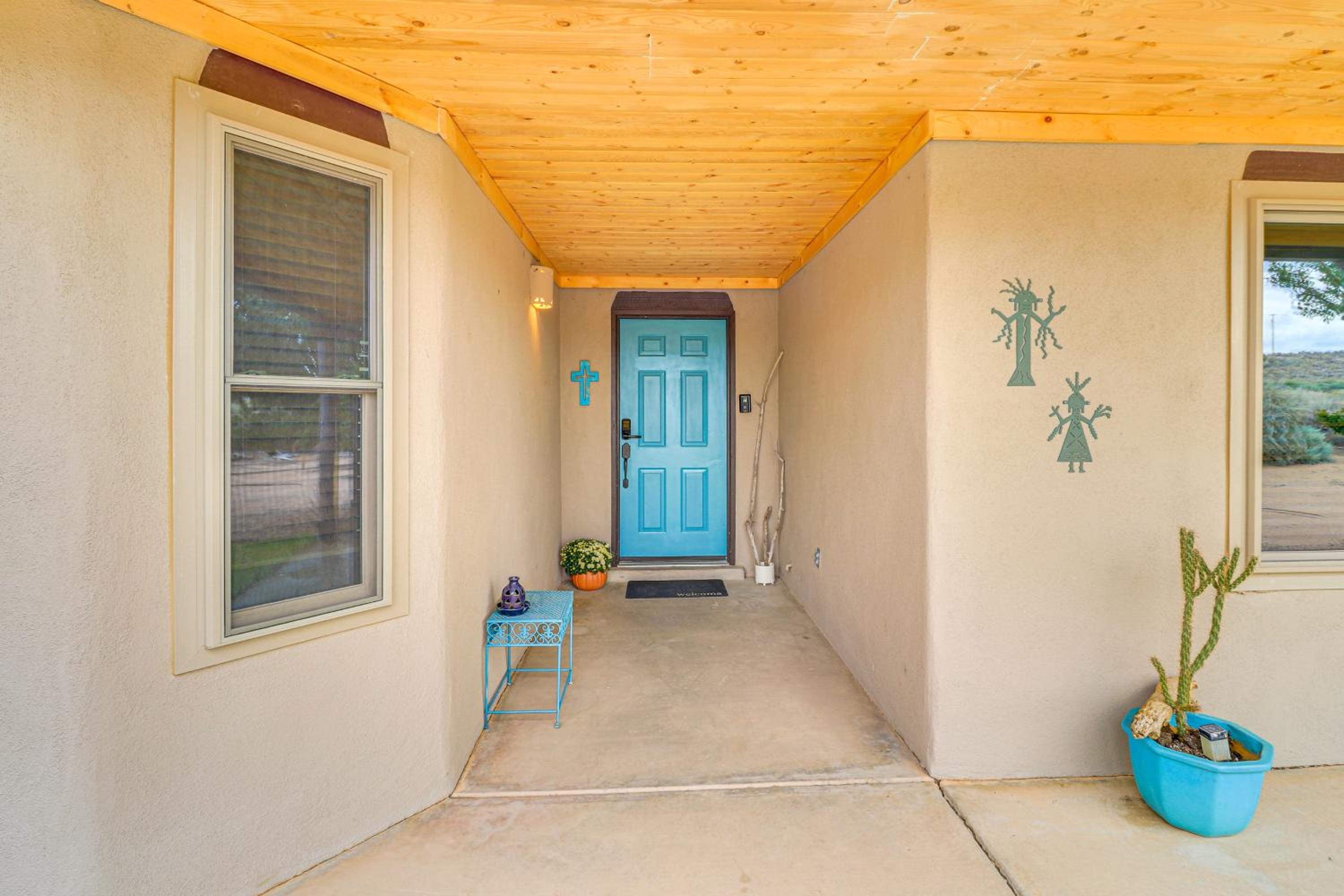 Mountain-View Escape Near Santa Ana Casino!