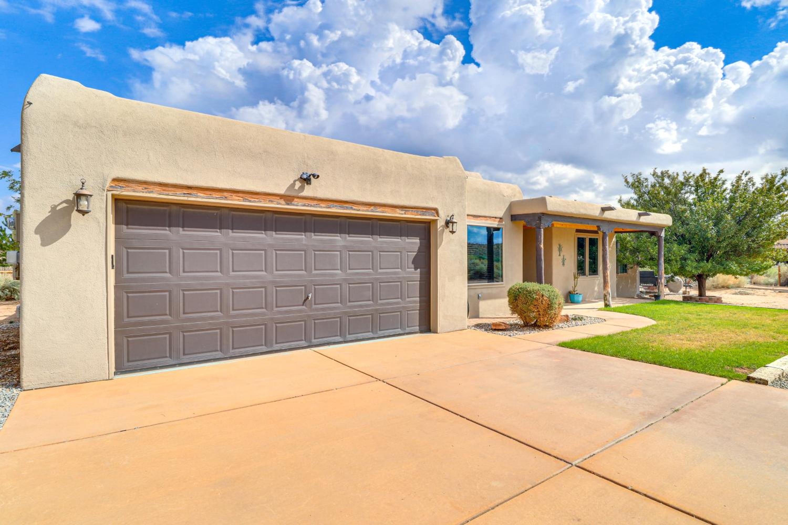 Mountain-View Escape Near Santa Ana Casino!
