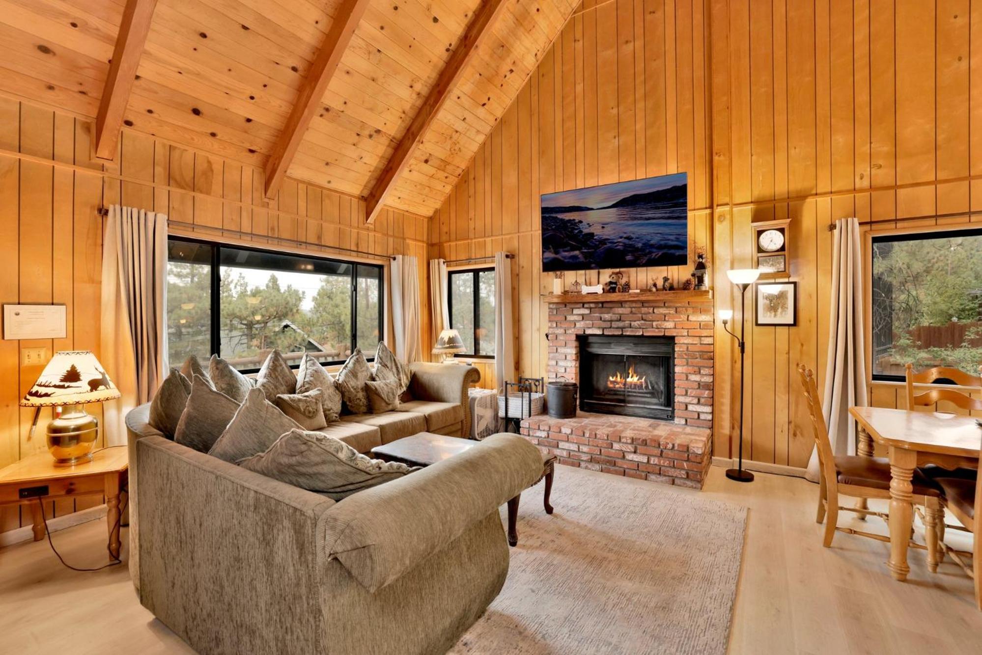 Lakeview Pines Log Cabin #2585