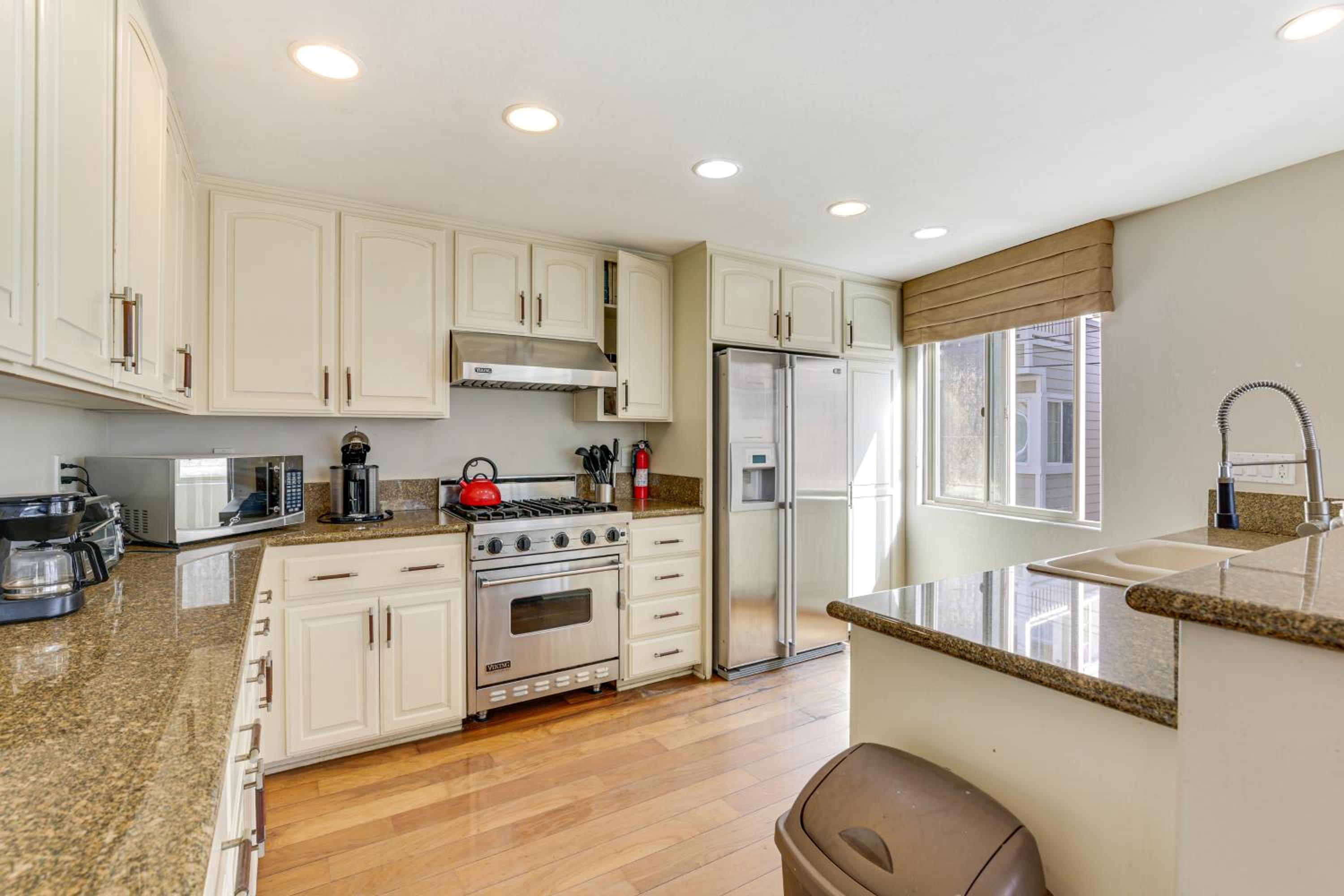 Walk to Mission Beach! Gem with Bay and City Views