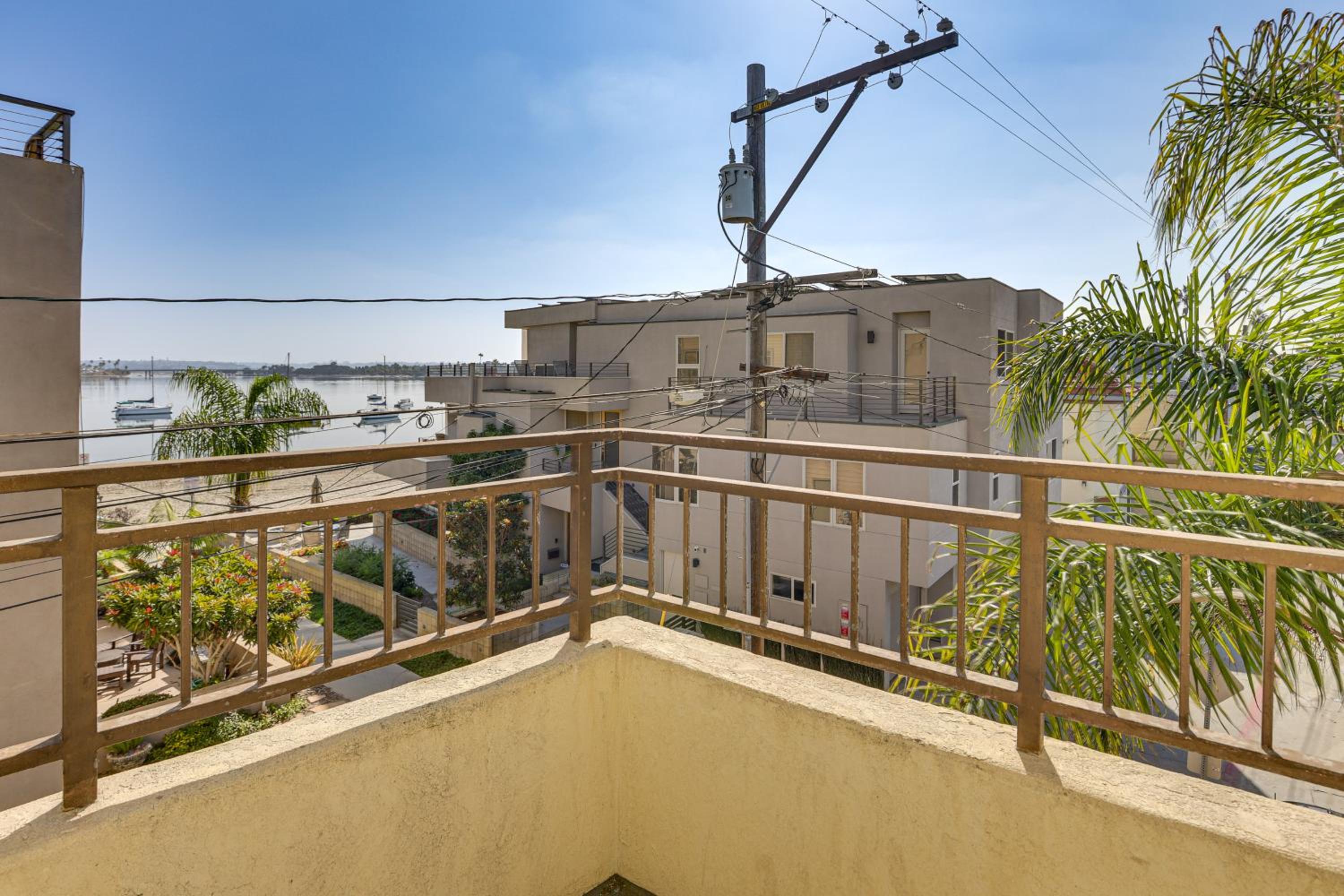 Walk to Mission Beach! Gem with Bay and City Views