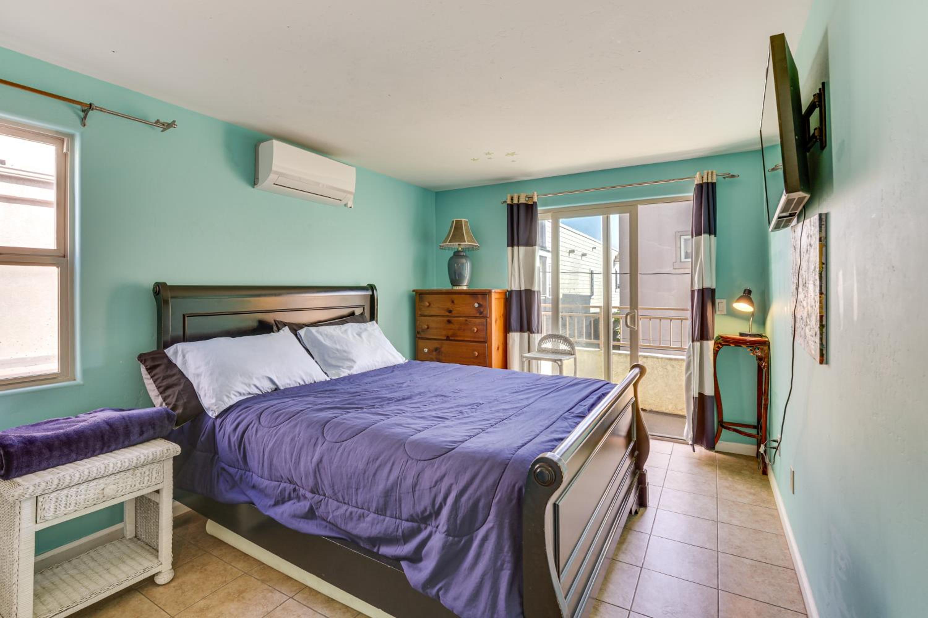 Walk to Mission Beach! Gem with Bay and City Views