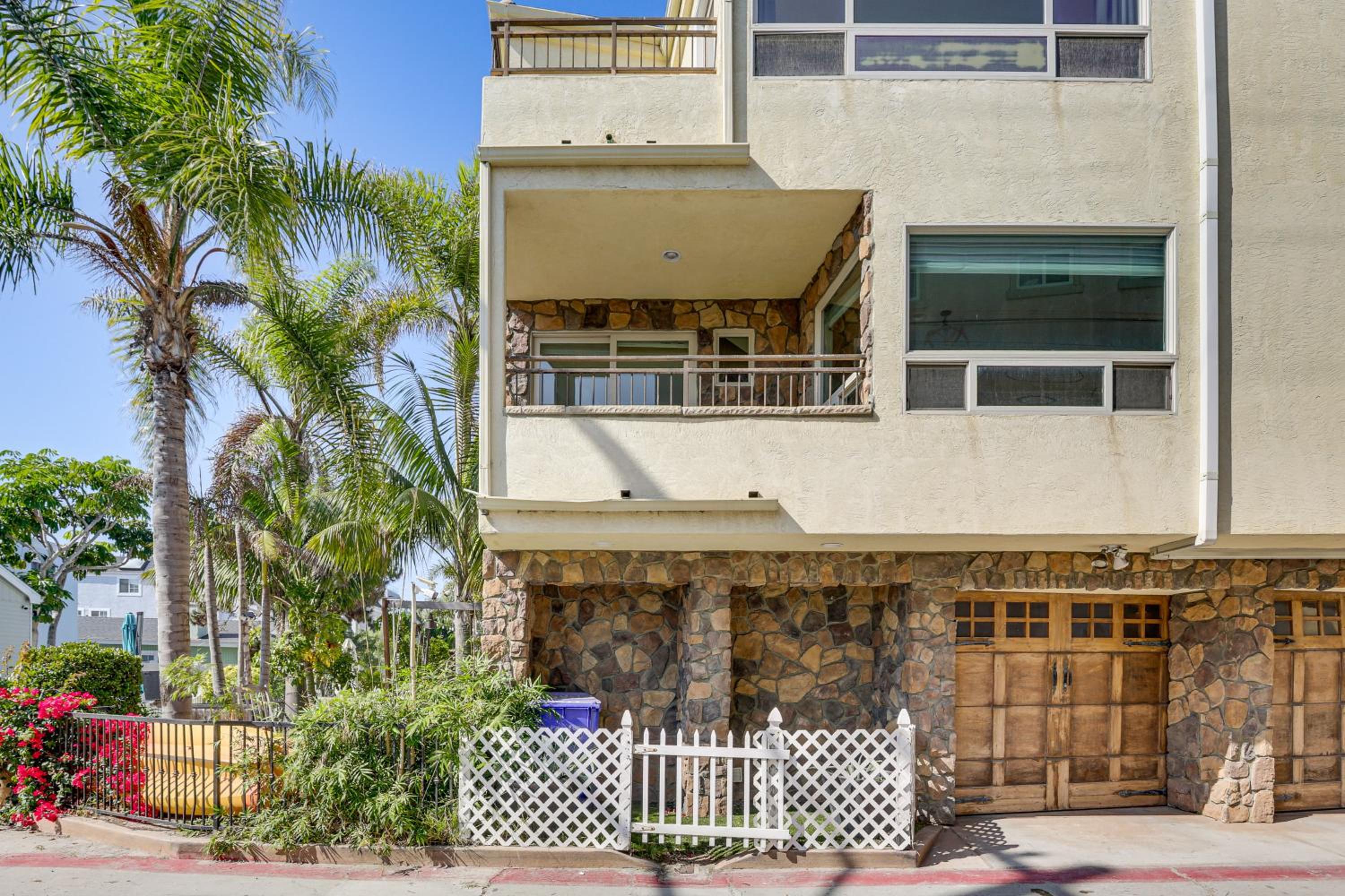 Walk to Mission Beach! Gem with Bay and City Views