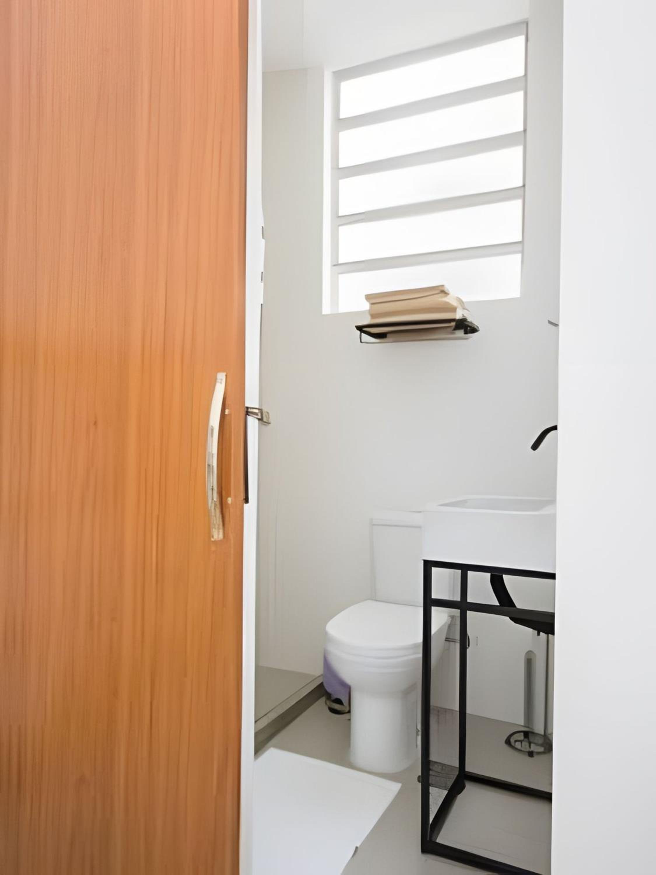 STUDIO - Rua da Passagem - 450m do Metrô Botafogo - Excelente Localização - Bares, Restaurantes e 2 Grandes Shoppings - Portaria 24h - Wi Fi - TV Claro e S