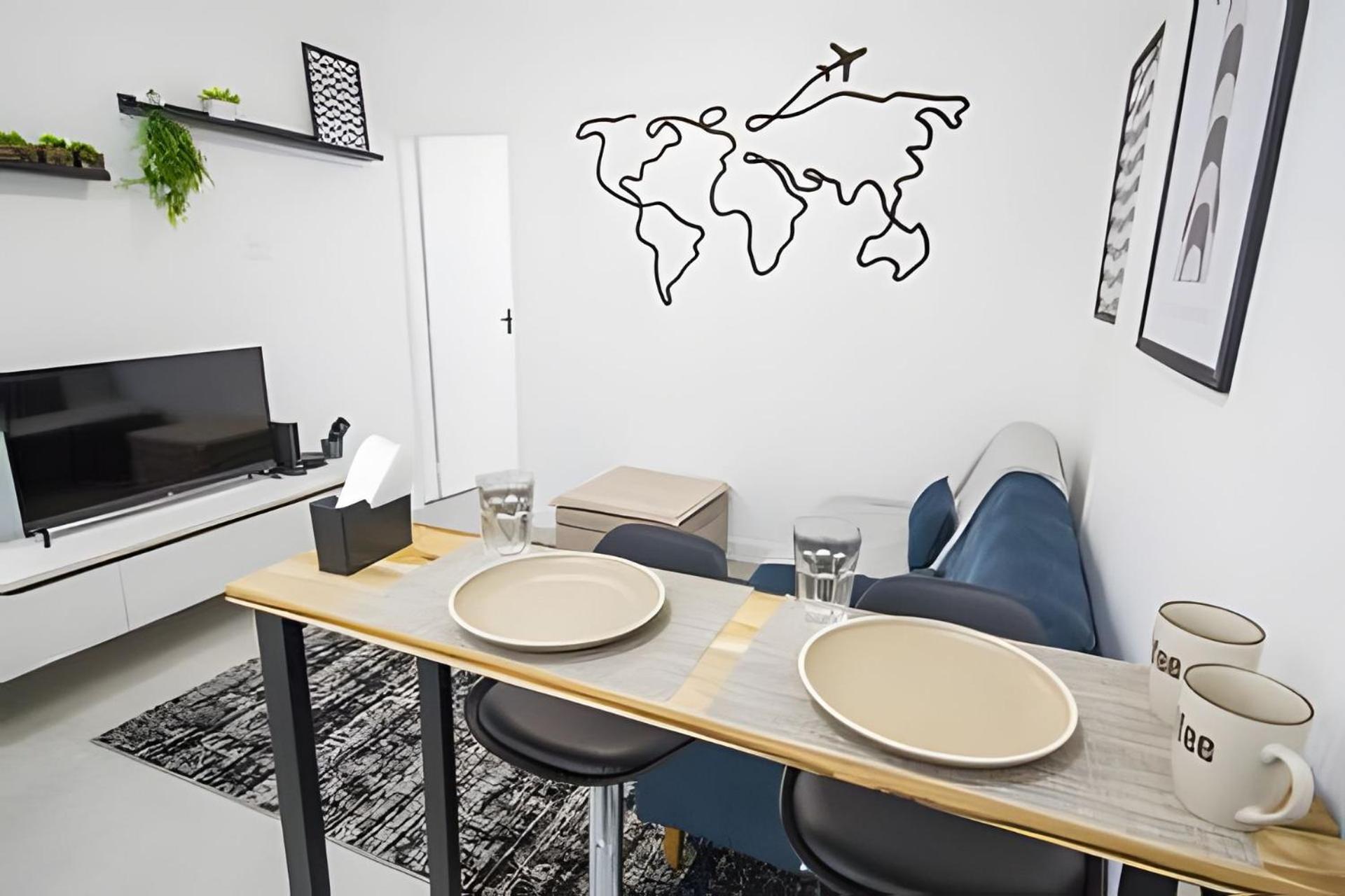 STUDIO - Rua da Passagem - 450m do Metrô Botafogo - Excelente Localização - Bares, Restaurantes e 2 Grandes Shoppings - Portaria 24h - Wi Fi - TV Claro e S