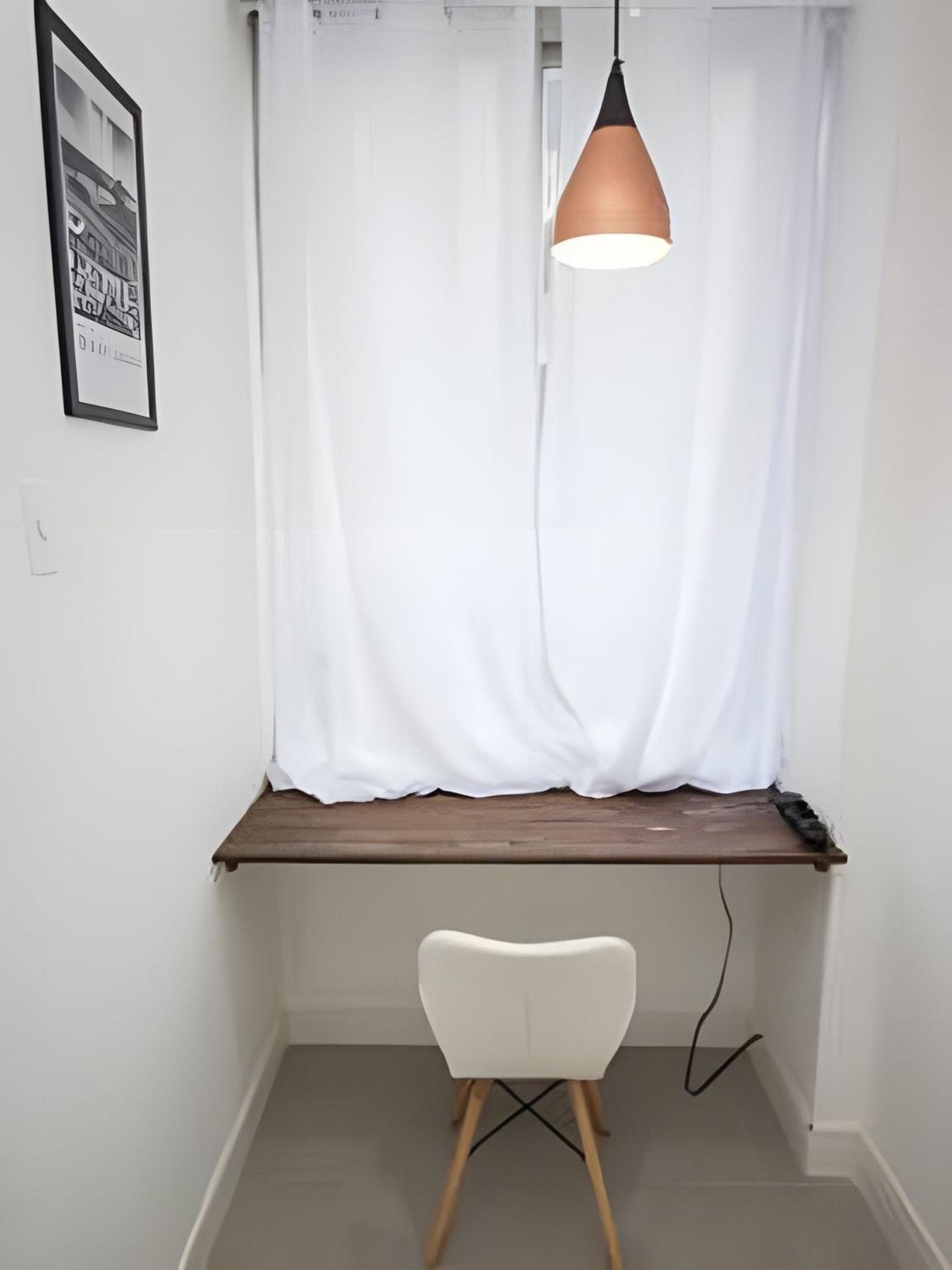 STUDIO - Rua da Passagem - 450m do Metrô Botafogo - Excelente Localização - Bares, Restaurantes e 2 Grandes Shoppings - Portaria 24h - Wi Fi - TV Claro e S