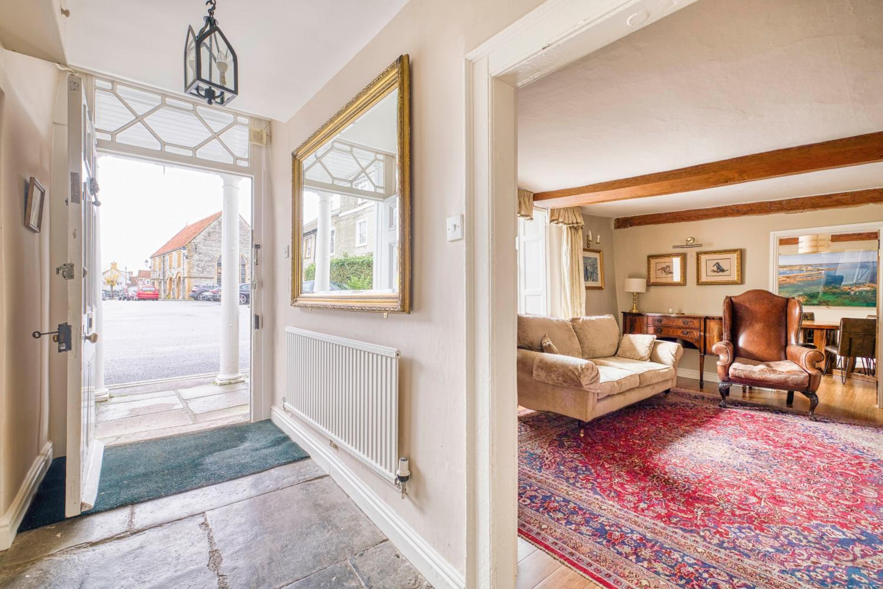Old Bell House - Spacious Period Home in the Heart of Somerton
