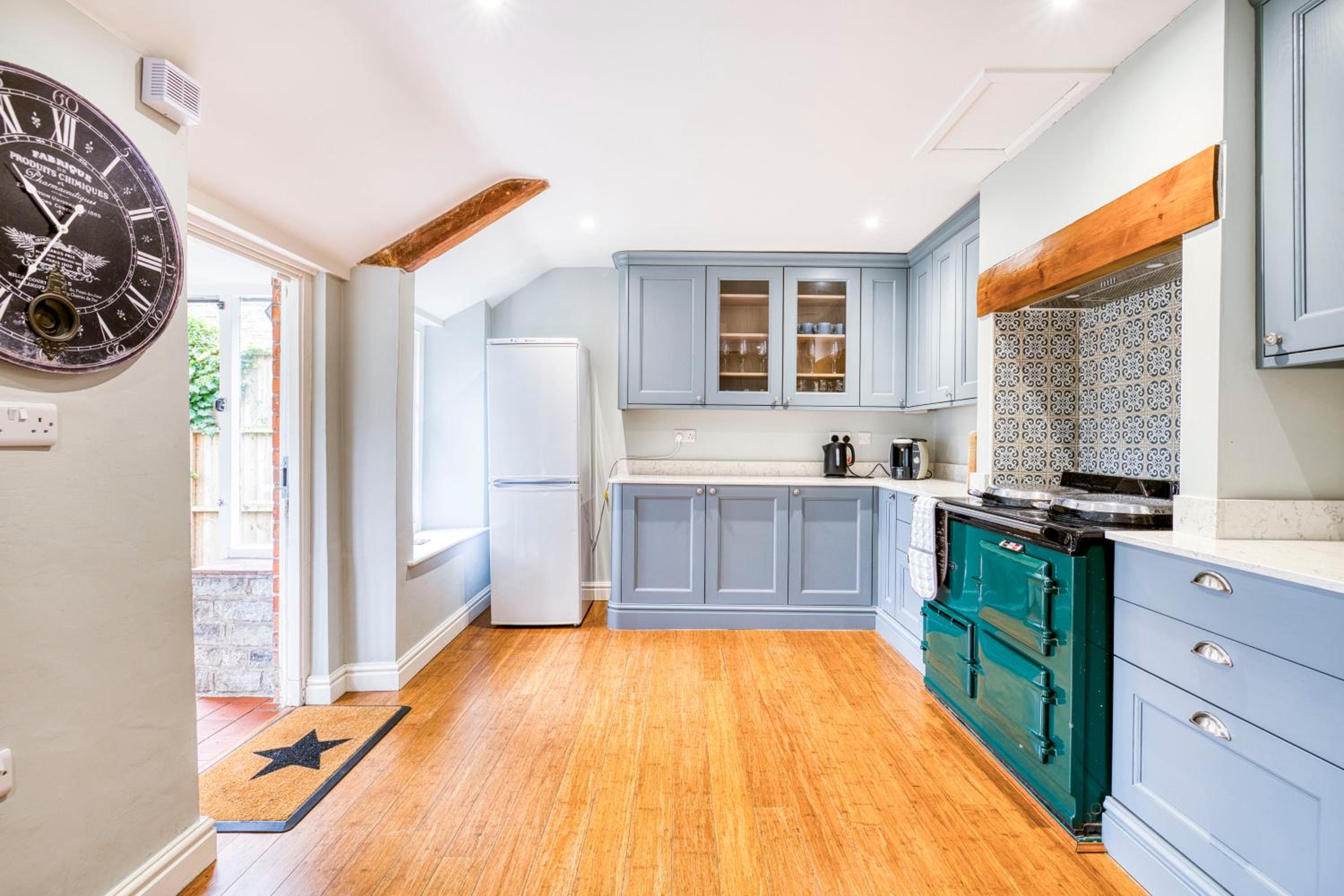 Old Bell House - Spacious Period Home in the Heart of Somerton